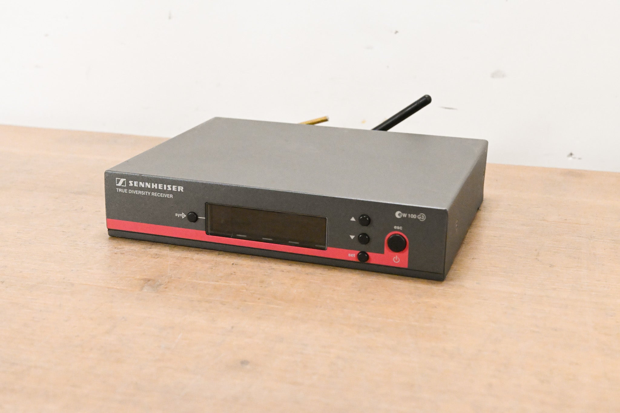Sennheiser EM 100 G3 Wireless Receiver - 516-558 MHz (NO POWER SUPPLY)