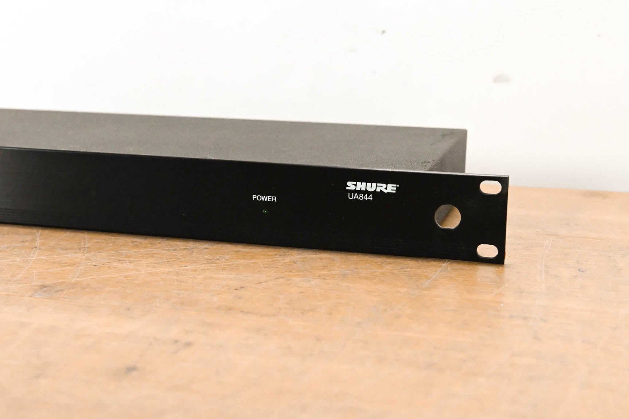 Shure UA844US Wideband UHF Antenna and Power Distributor (NO PSU)