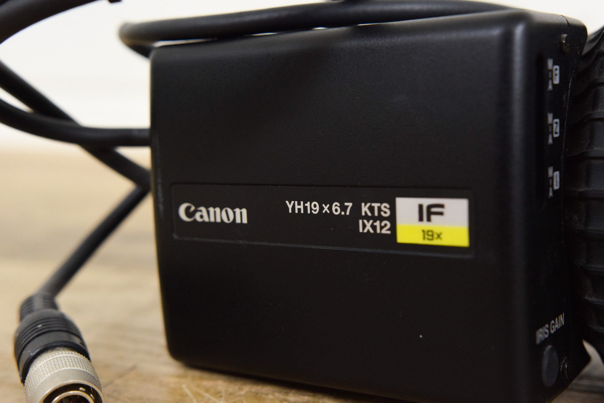 Fujinon Th17x5BRMU Broadcast Zoom Lens - 1:1.4/5-85mm