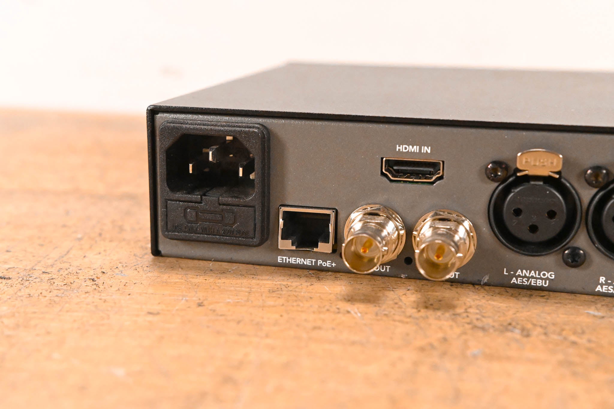 Blackmagic Design Teranex Mini HDMI to SDI 12G w/ Smart Panel