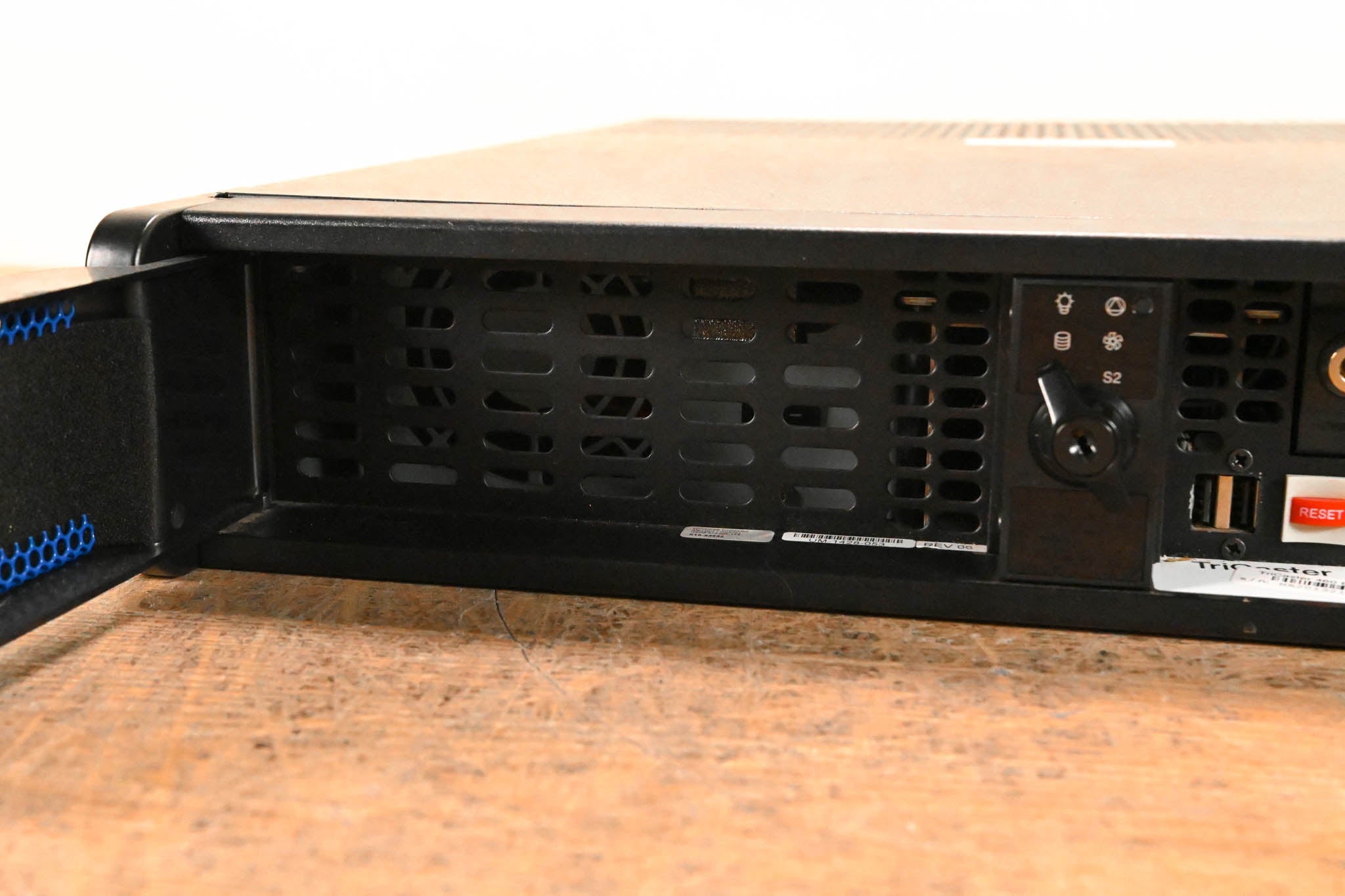 NewTek (Vizrt) TCXD460 Multi-Format Video Switcher
