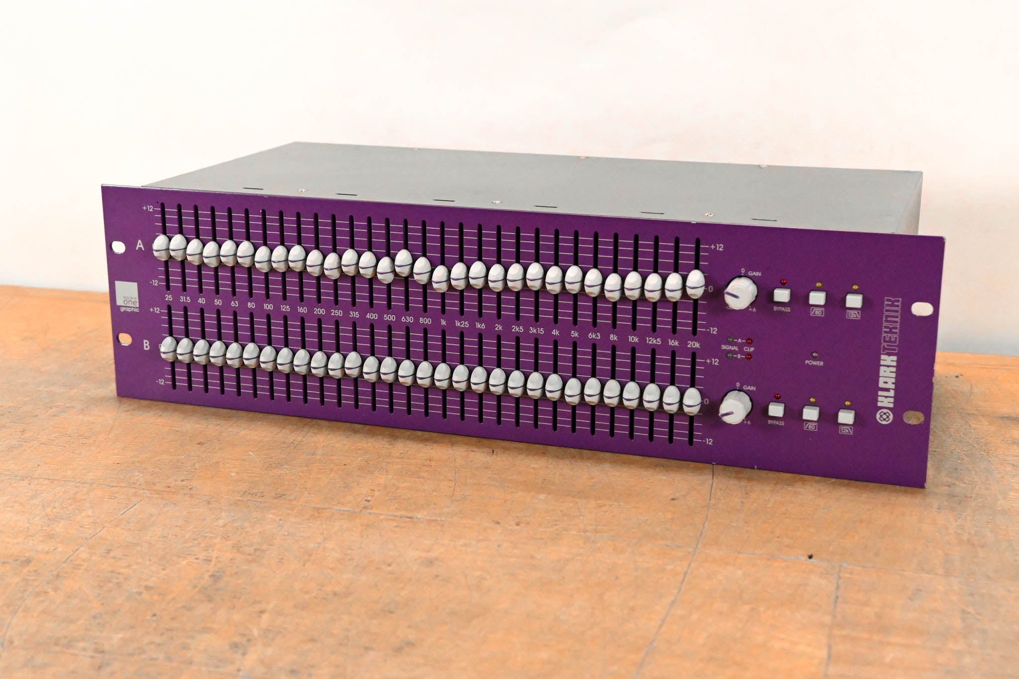 Klark Teknik SQ1G Square ONE Graphic 2-Channel 30-Band Graphic Equalizer