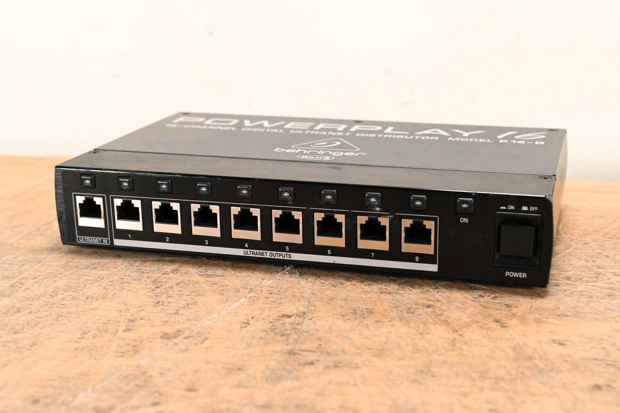 Behringer Powerplay P16-D 16-Channel Distribution Module