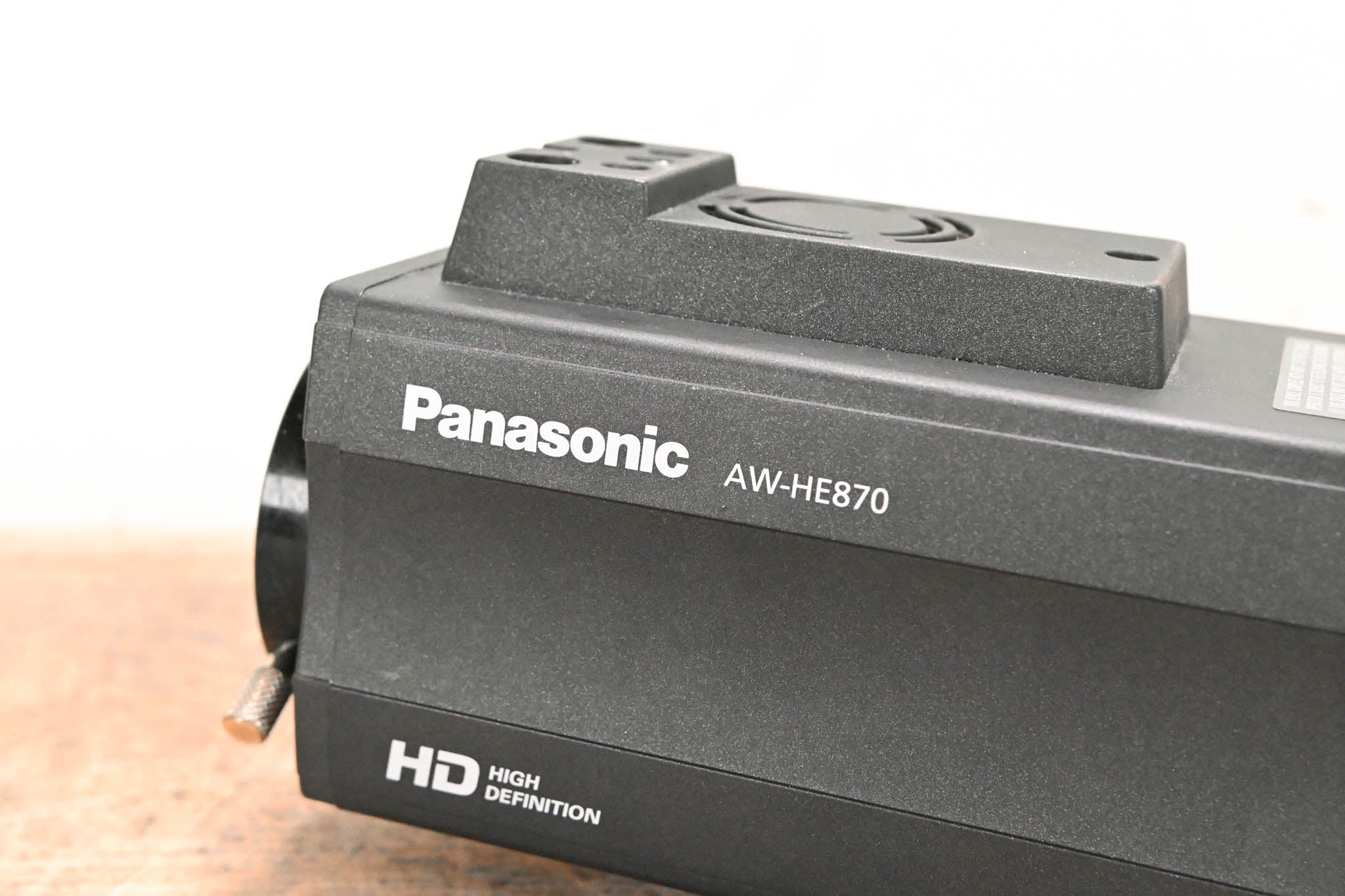 Panasonic AW-HE870 HD-Compatible 2/3 type 3CCD HD/SD Convertible Camera