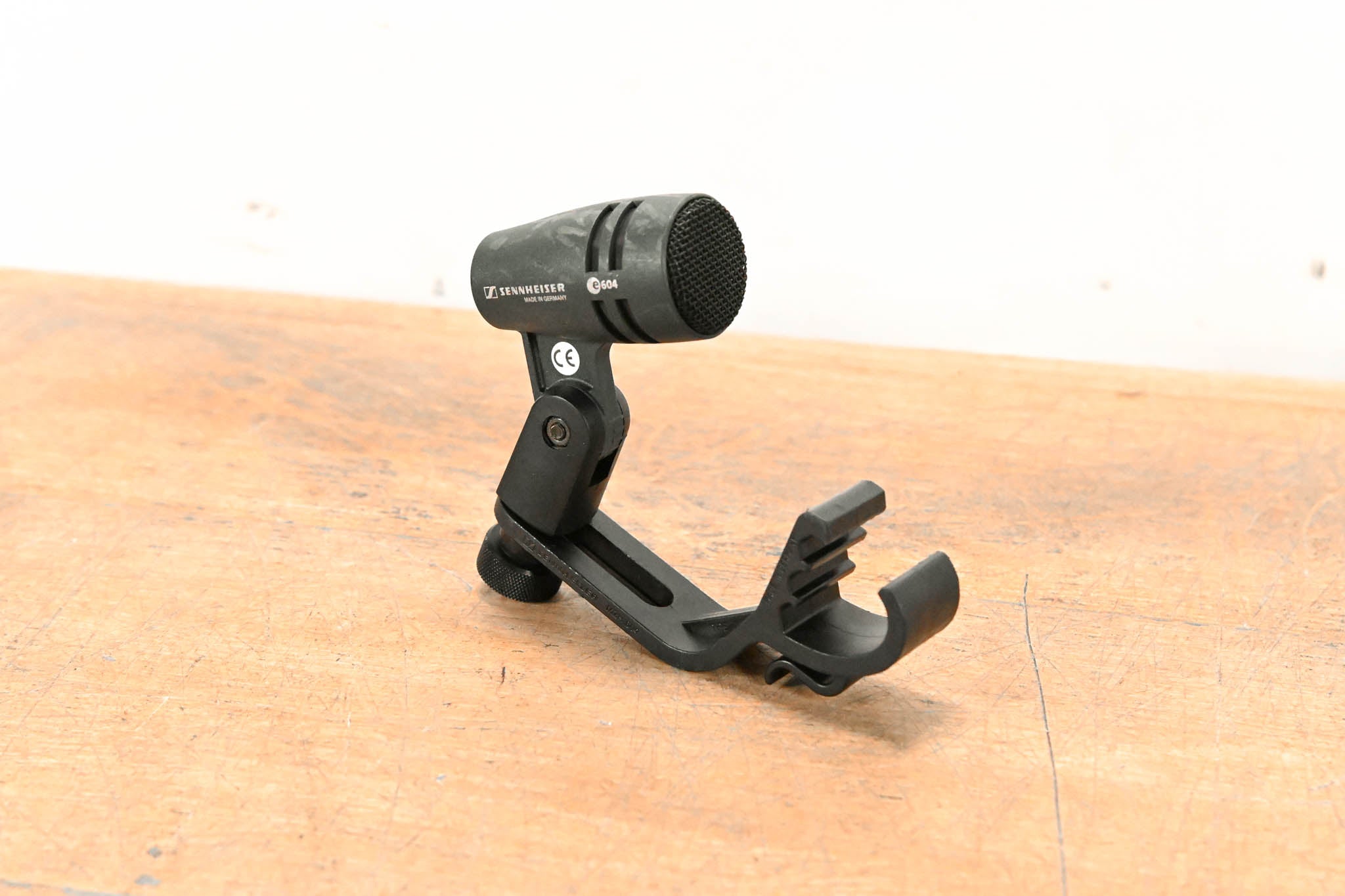 Sennheiser e 604 Dynamic Cardioid Instrument Microphone