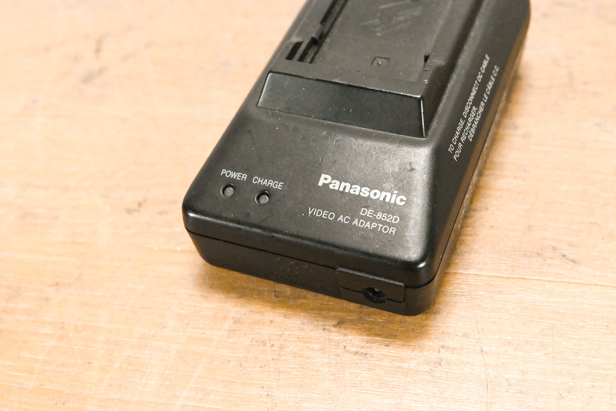 Panasonic DE-852D Video AC Adaptor / Battery Charger (NO POWER SUPPLY)