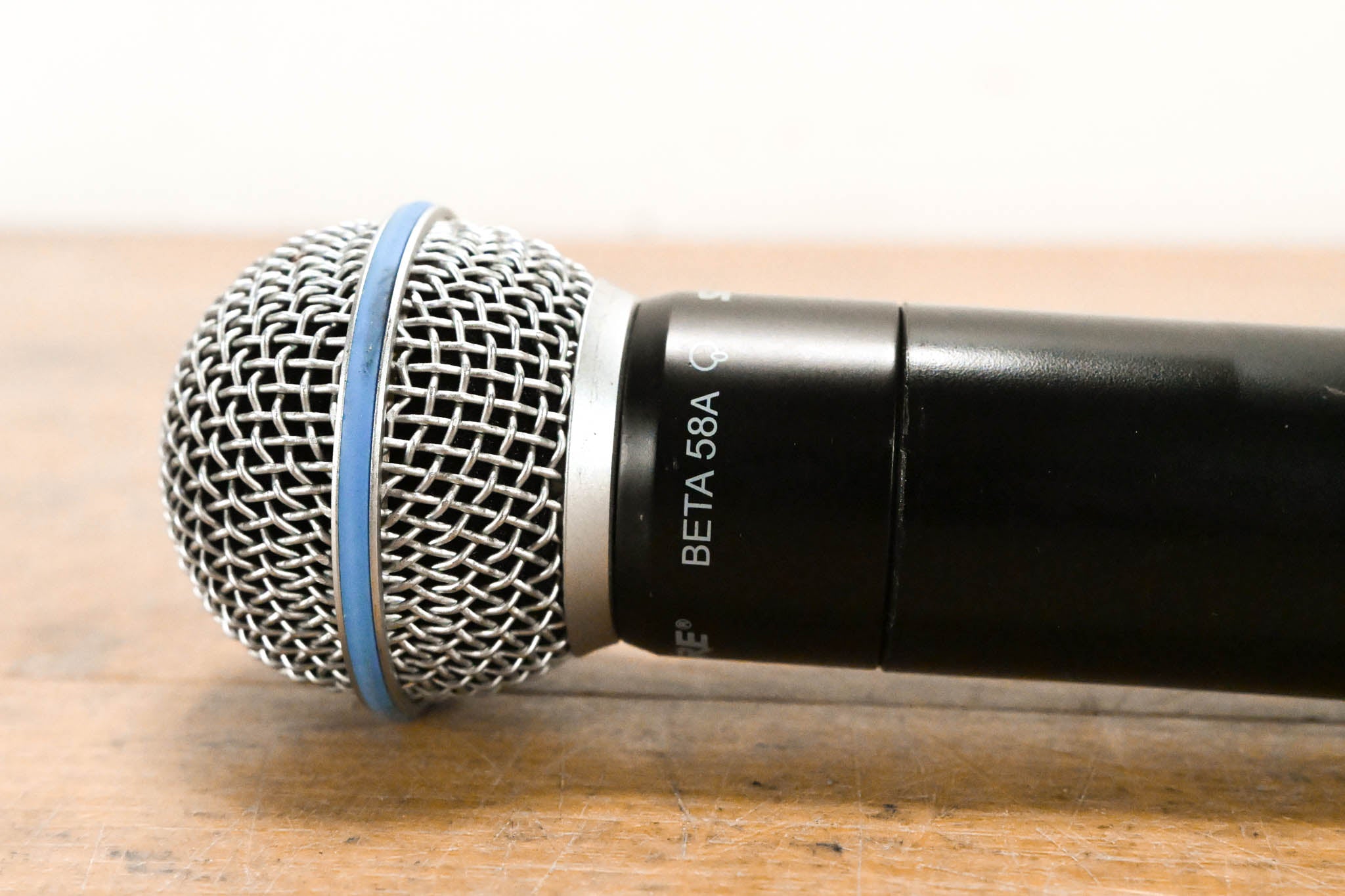 Shure PGX24/BETA58A Handheld Wireless System - L5 Band: 644-662 MHz