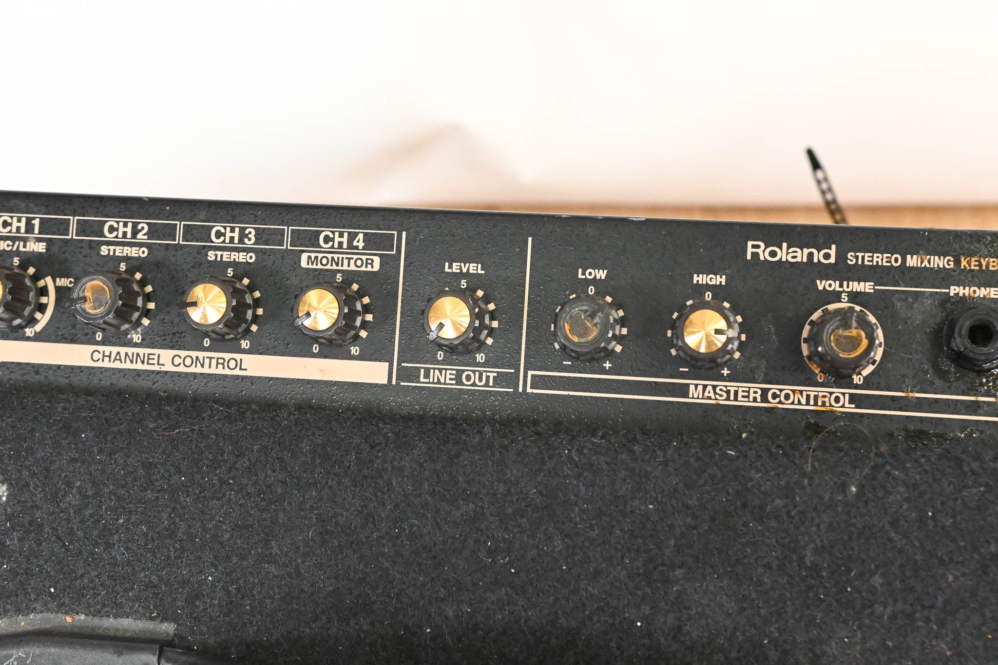 Roland KC-300 4-Channel 100-Watt 1x12" Keyboard Amplifier