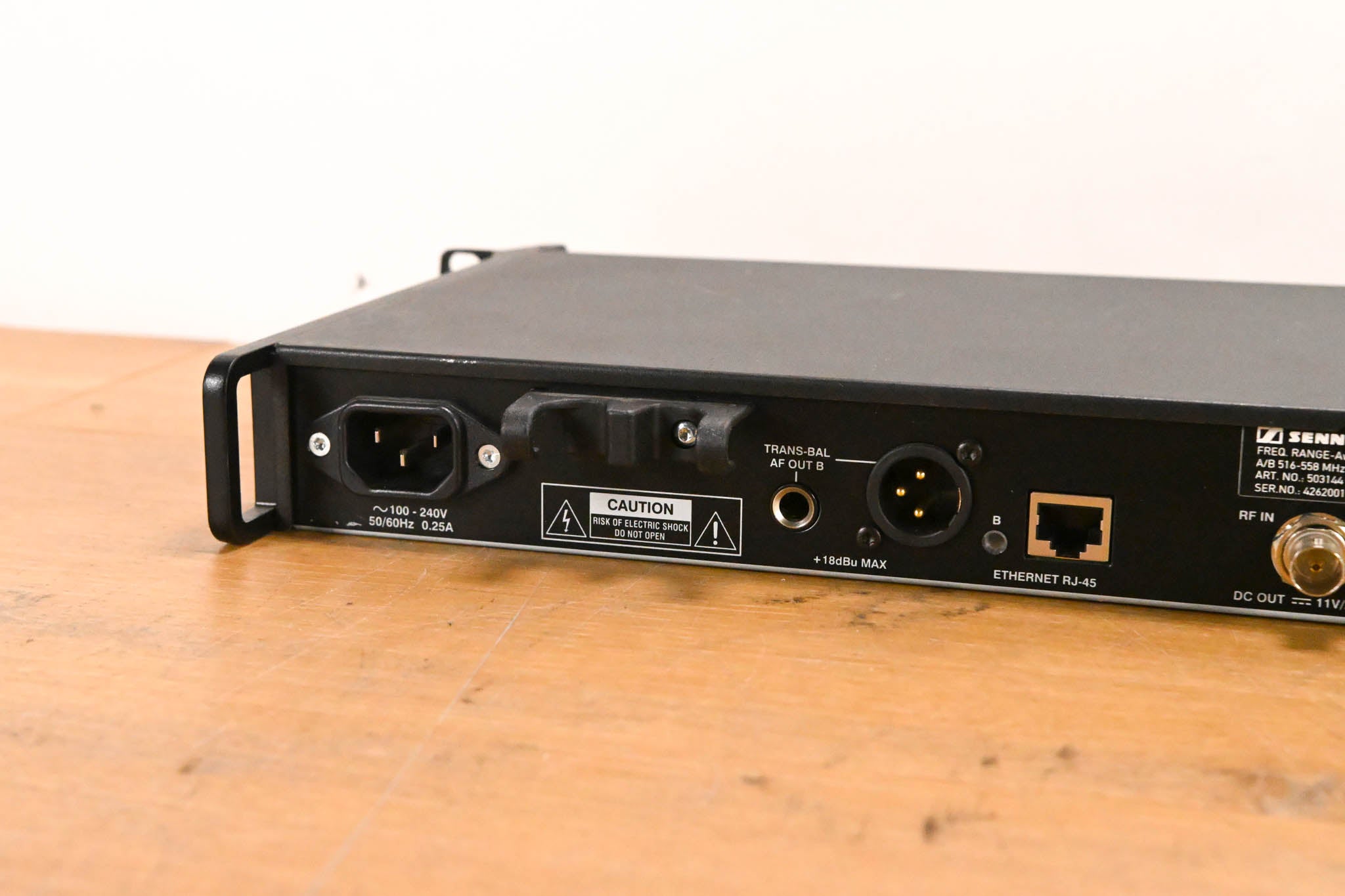 Sennheiser EM 2050 Wireless Receiver w/ one Beltpack - 516-558 MHz