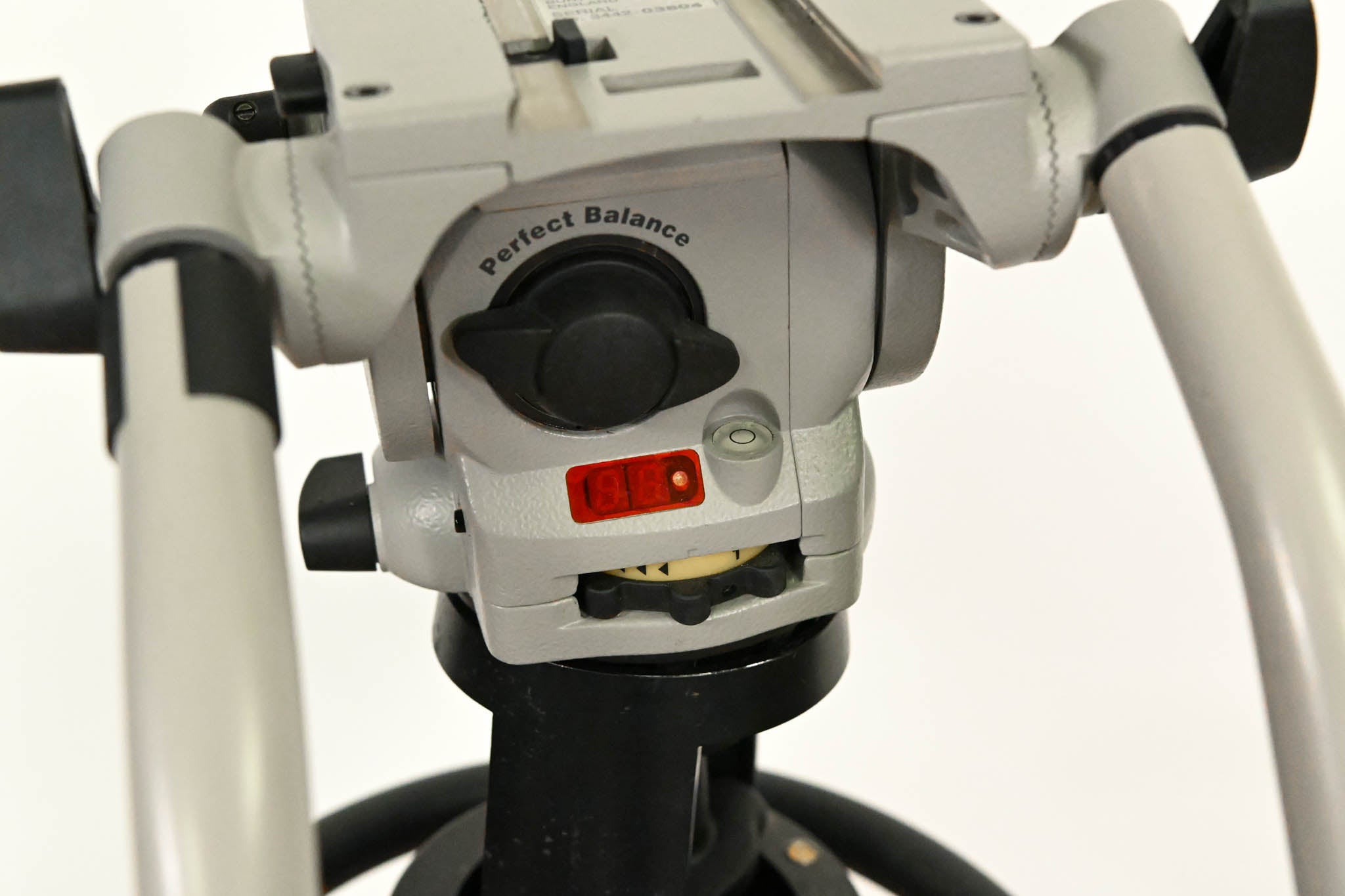 Vinten Vision 11 Fluid Head with 3320 Vision Pedestal