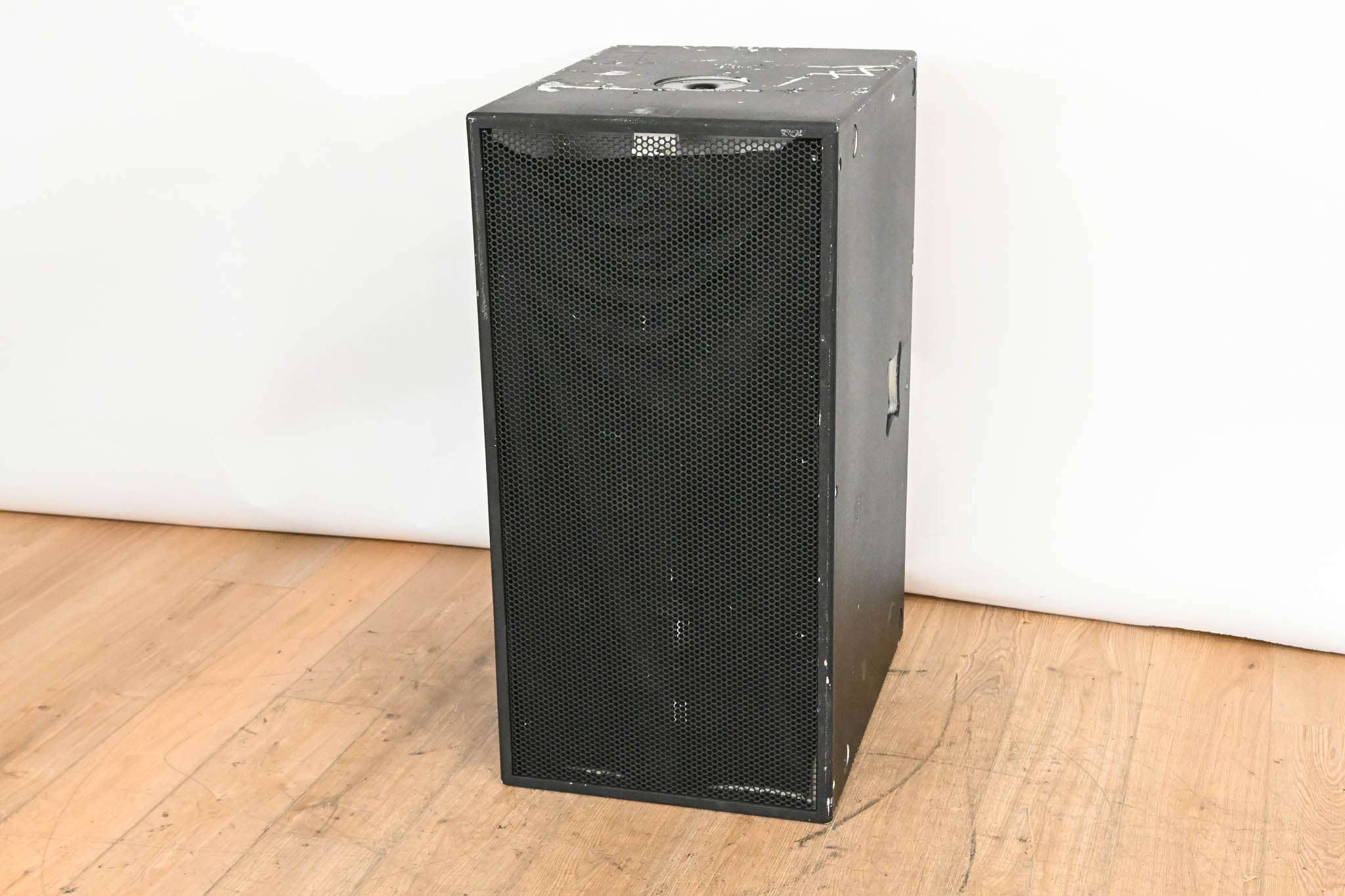 Electro-Voice (EV) QRx-118S 18" 600W Passive Subwoofer
