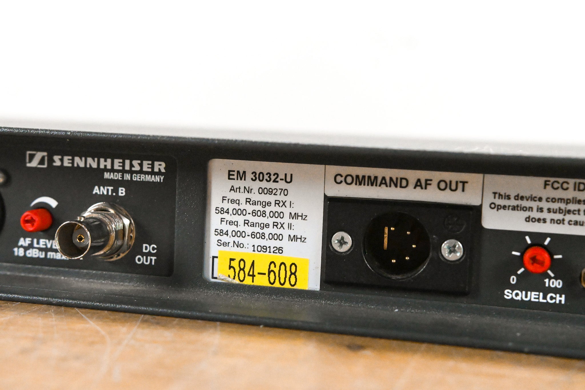 Sennheiser EM 3032-U Mikroport Receiver w/ SK250 Bodypacks 584-608 MHz