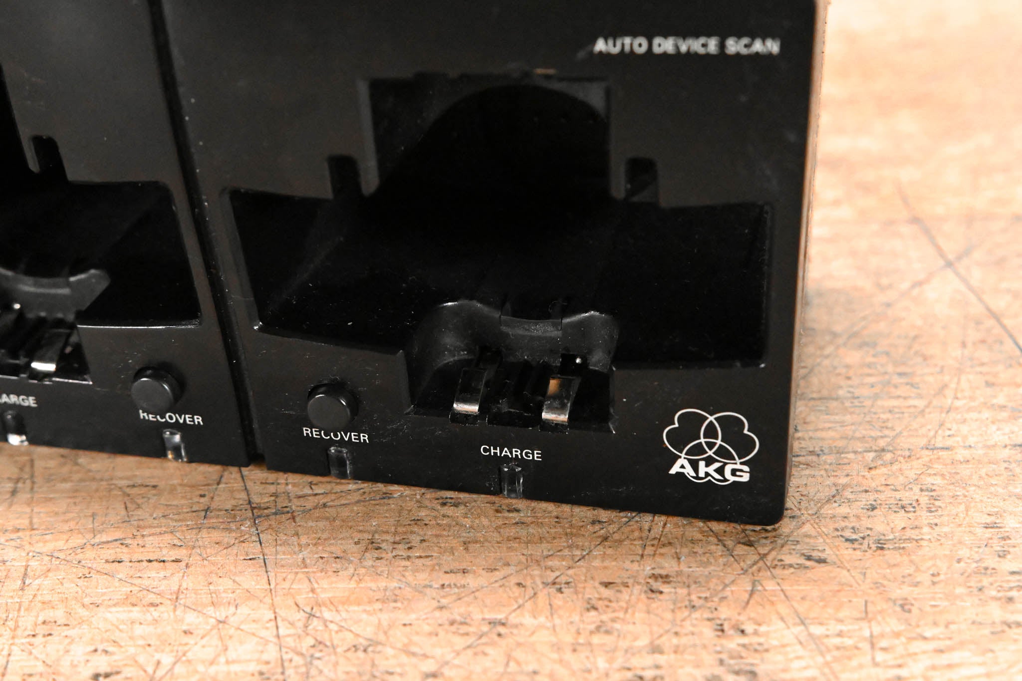 AKG CU4000 Charging Unit for HT4500 and PT4500 (NO POWER SUPPLY)