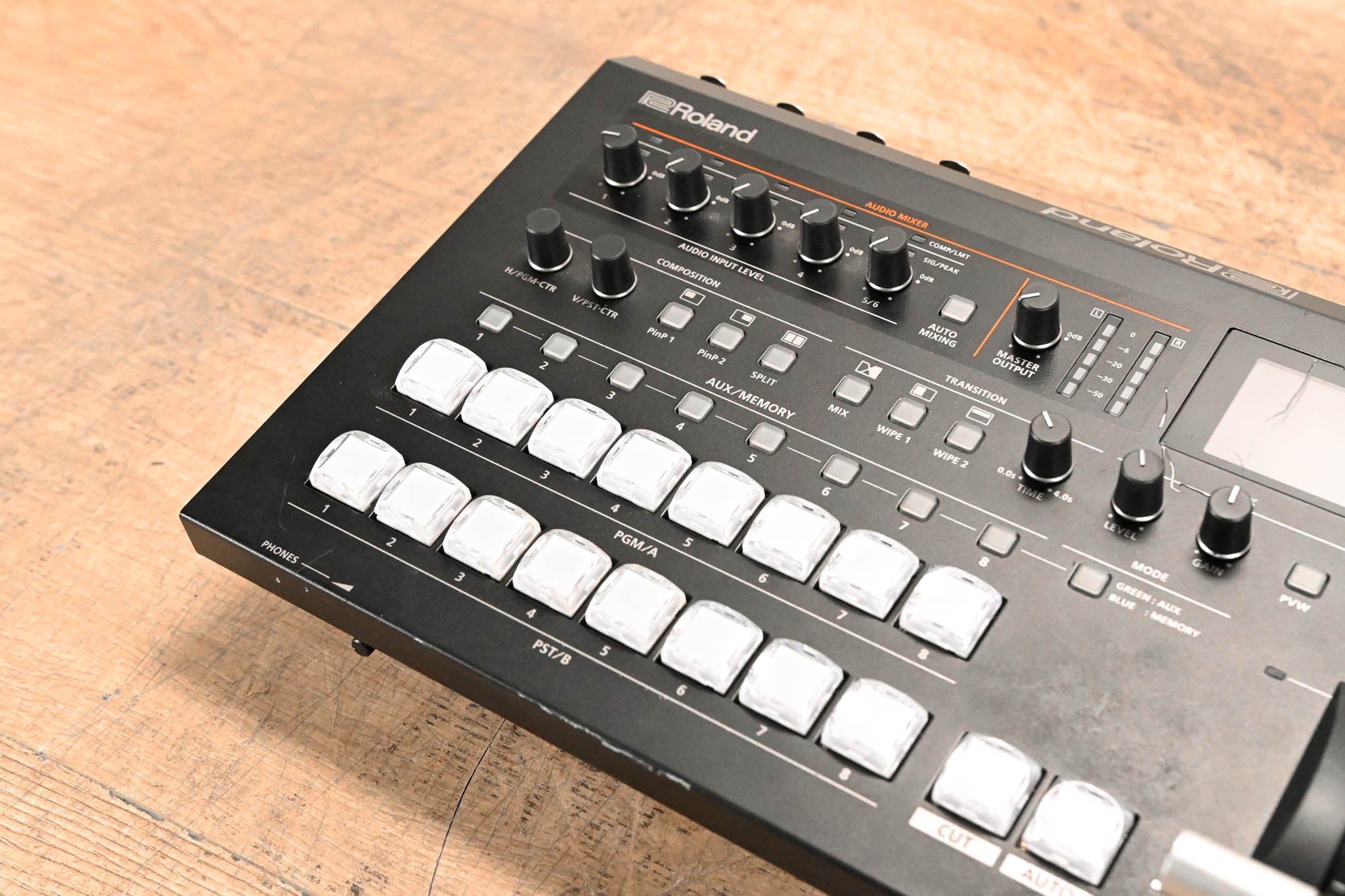 Roland V-60HD Multi-Format HD Video Switcher