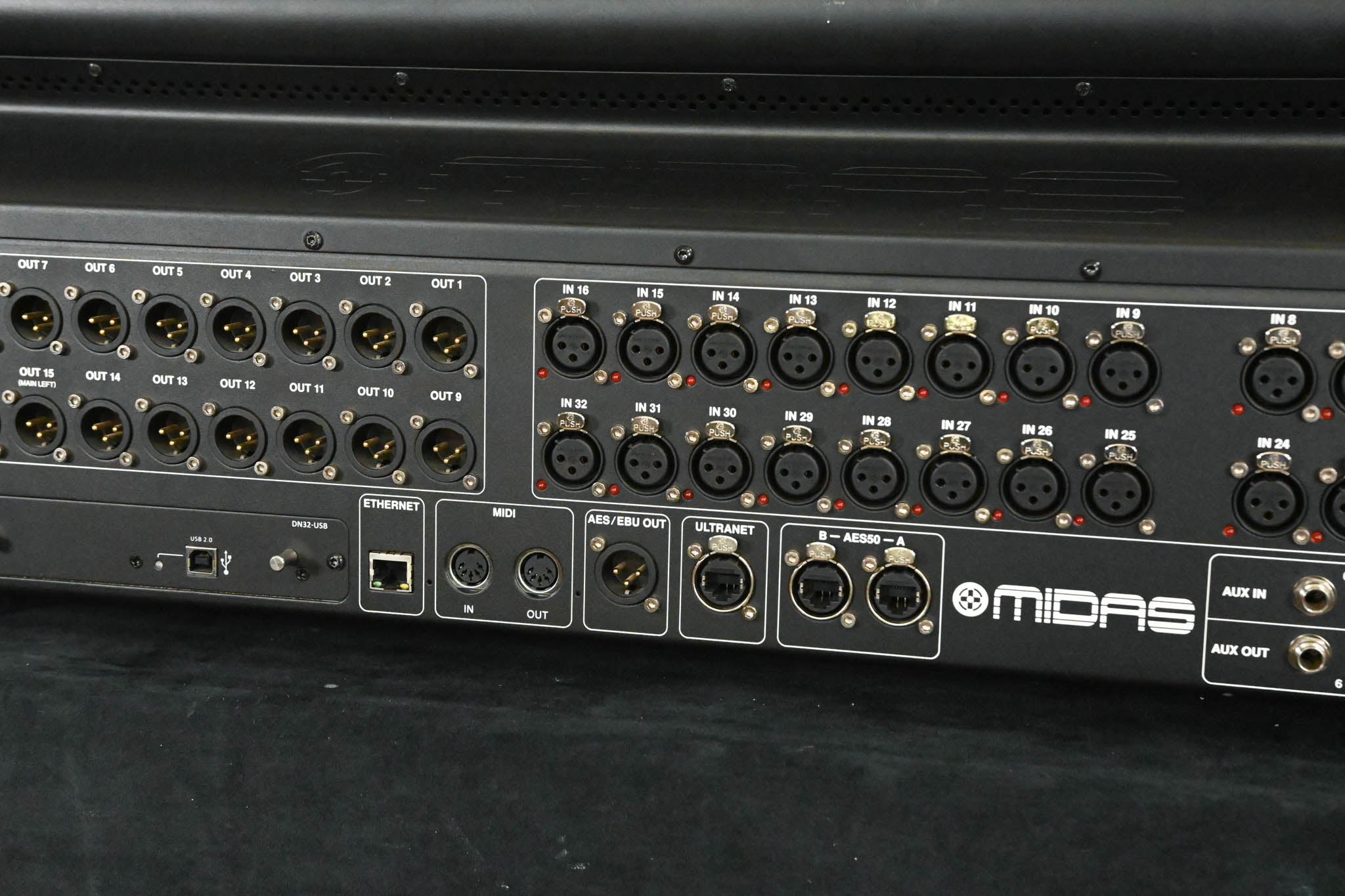 Midas M32 40-Channel Digital Audio Mixing Console