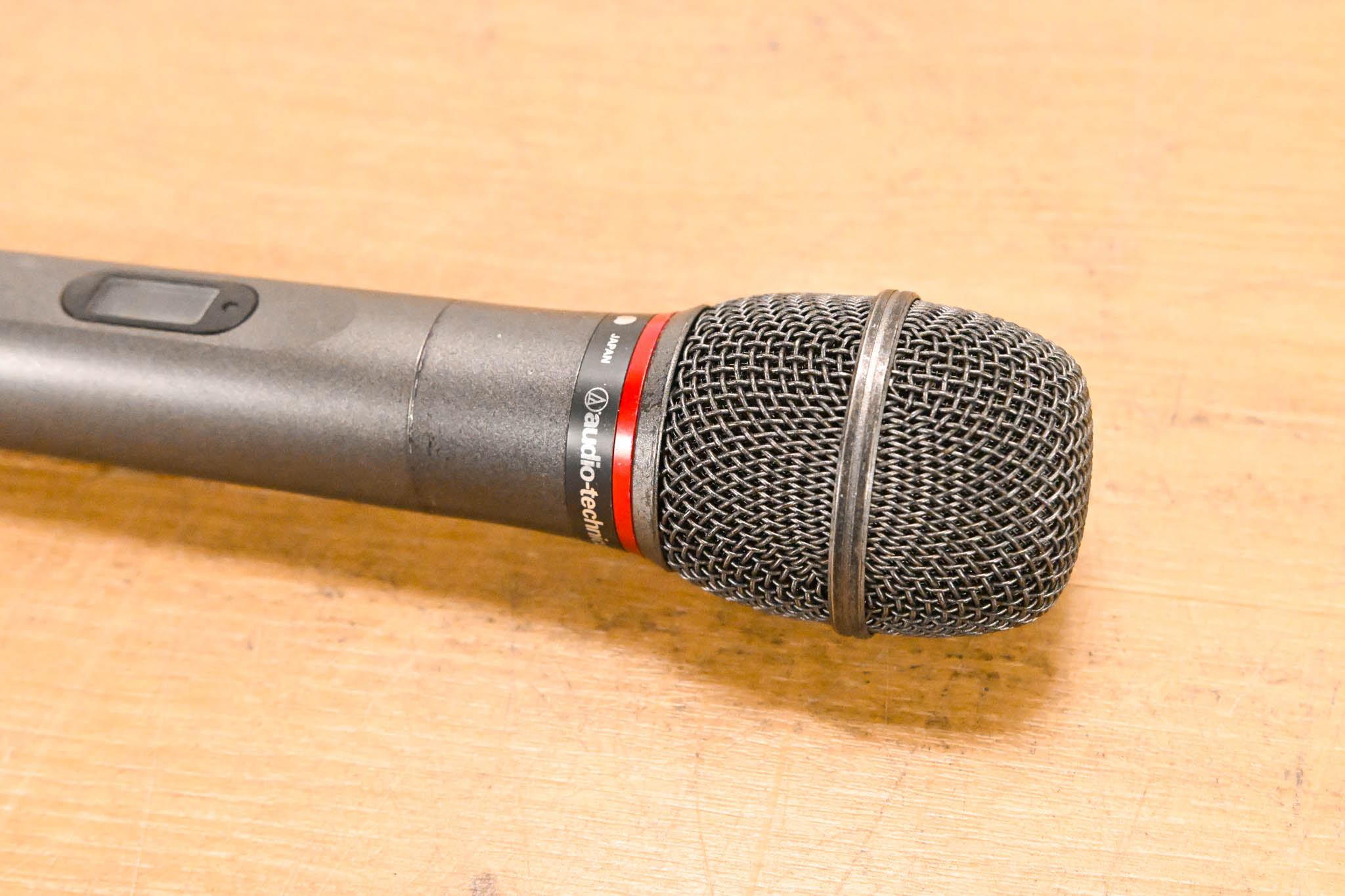 Audio-Technica ATW-R3100bC Receiver w/AEW-T4100 Mic: 541-566MHz (NO PSU)