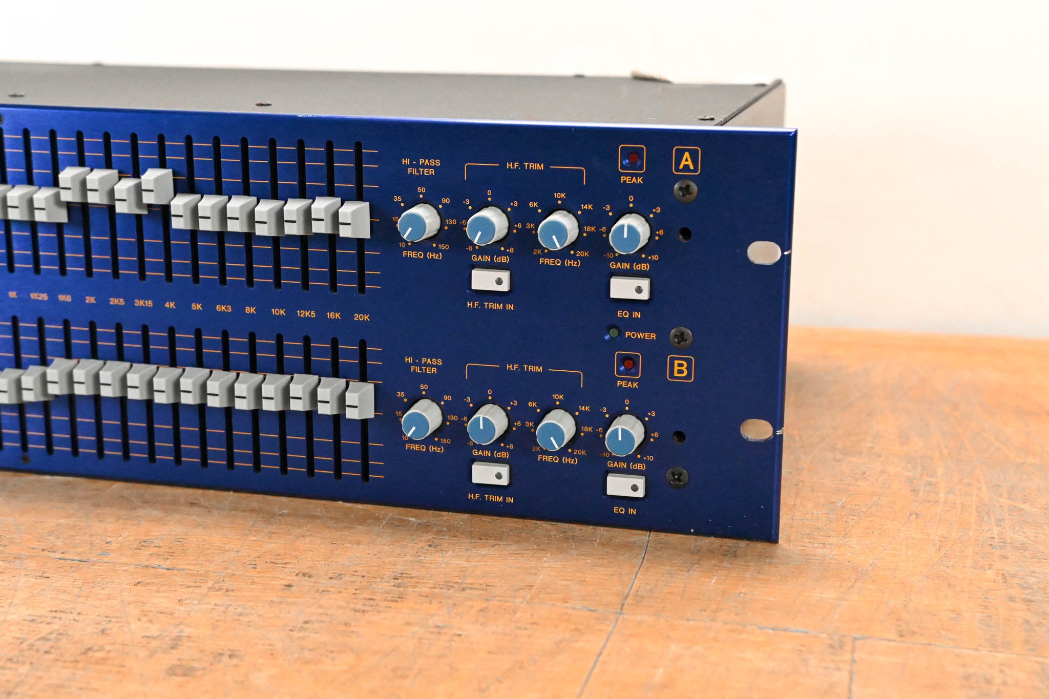 Xta Electronics GQ600 2-Channel 31-Band Graphic Equalizer