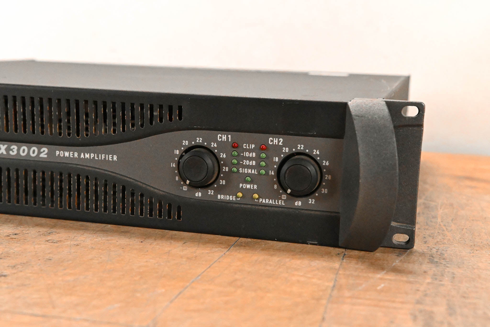 QSC PLX3002 2-Channel Power Amplifier