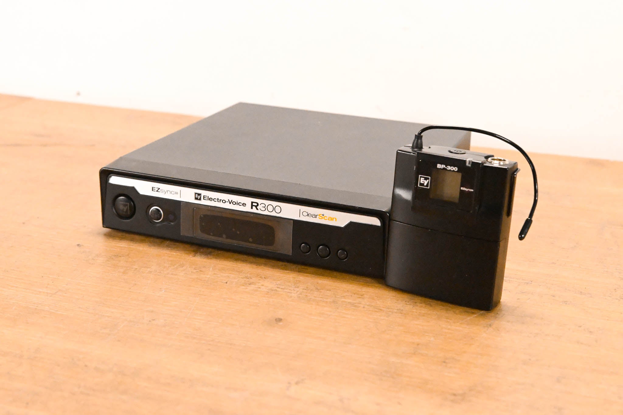 Electro-Voice (EV) R-300 Receiver w/ BP-300 Bodypack - Band C (NO PSU)