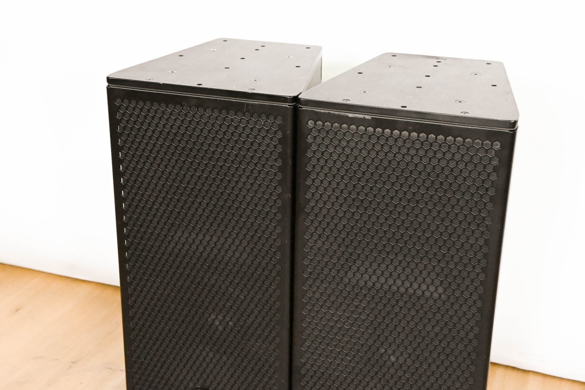 Meyer Sound UPJ-1P Compact VariO Loudspeaker (PAIR)