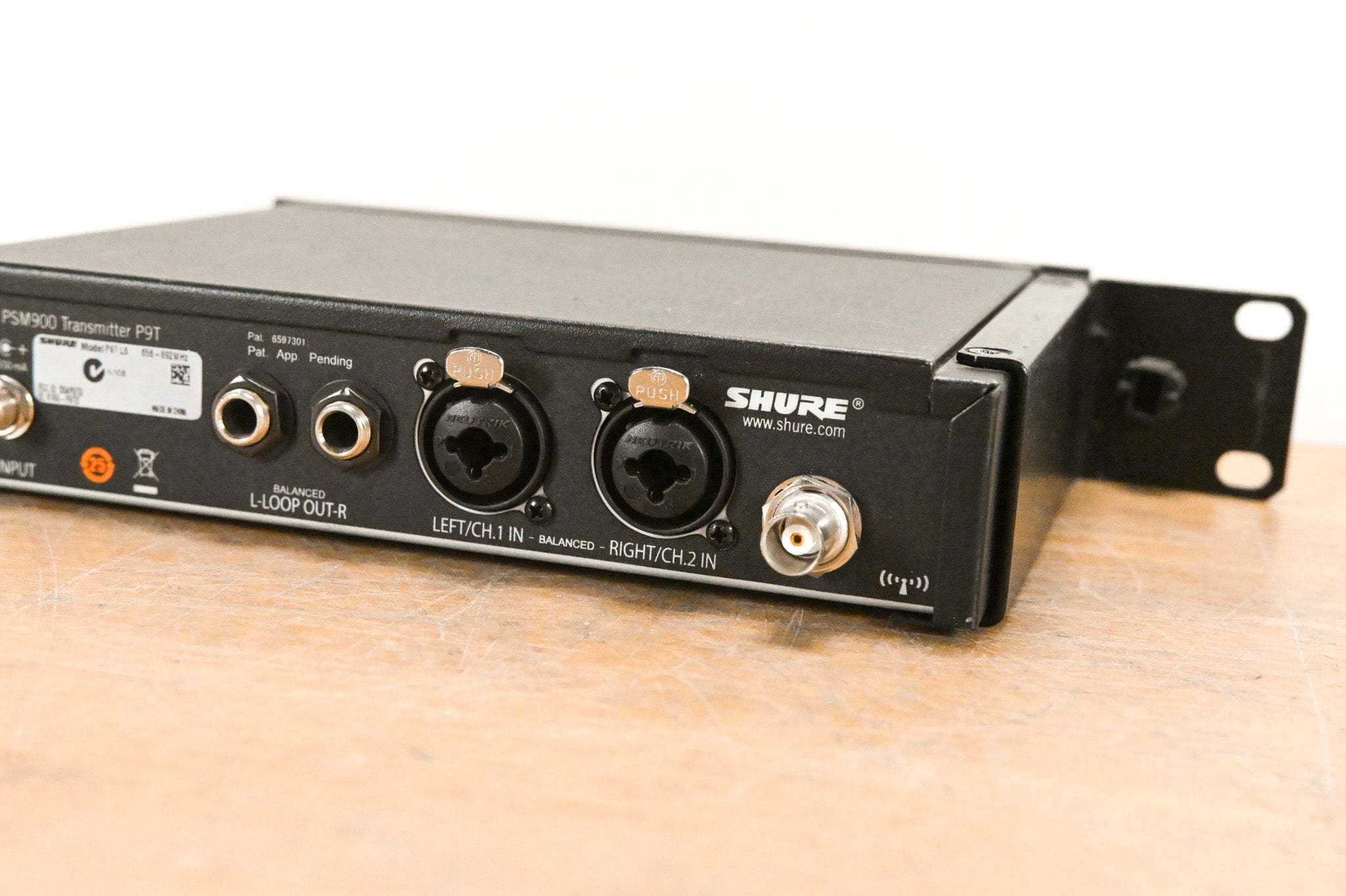 Shure PSM 900 Wireless IEM System L6 Band: 656-692 MHz (NO POWER SUPPLY)