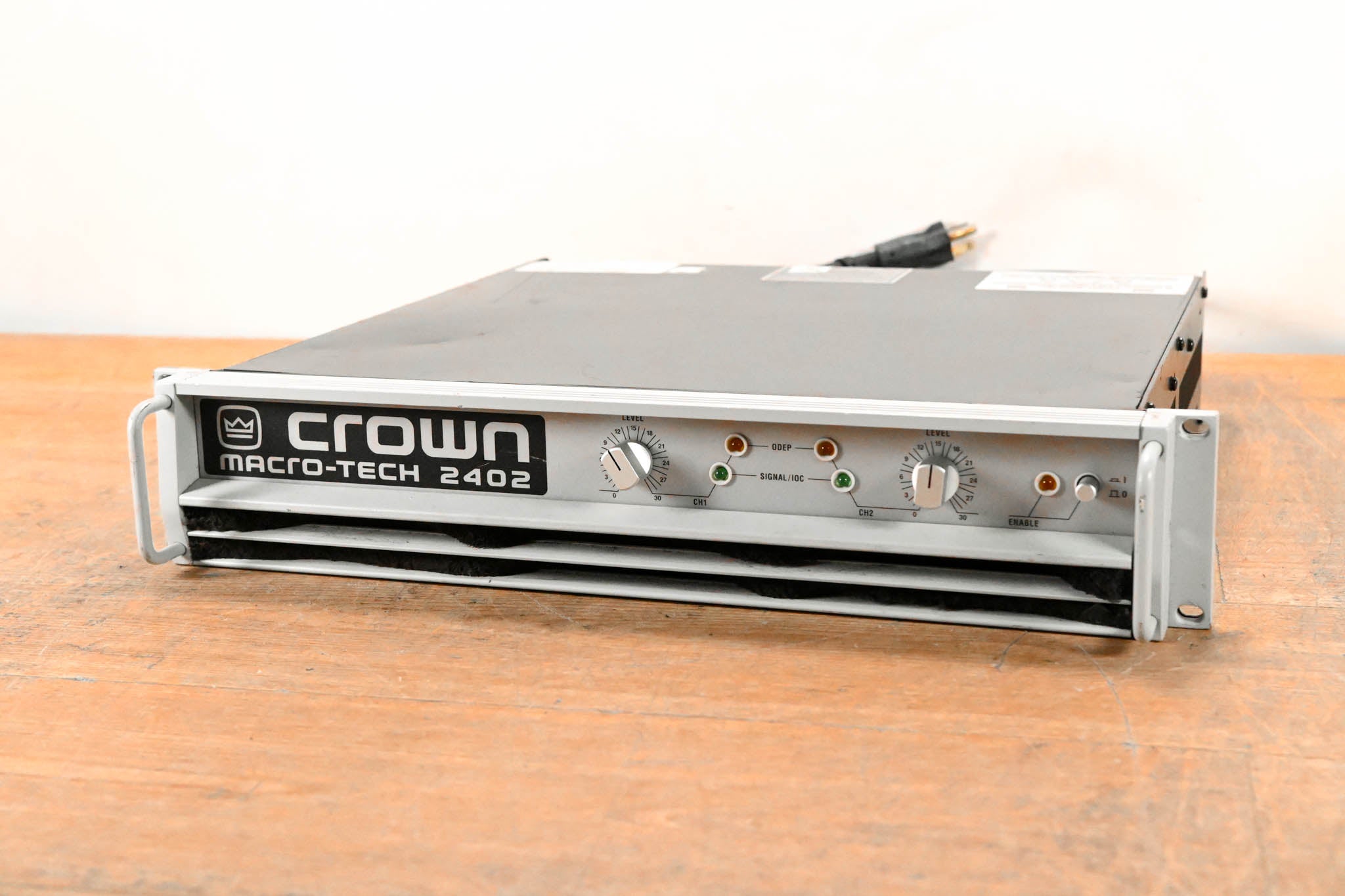 Crown Macro-Tech 2402 2-Channel Power Amplifier