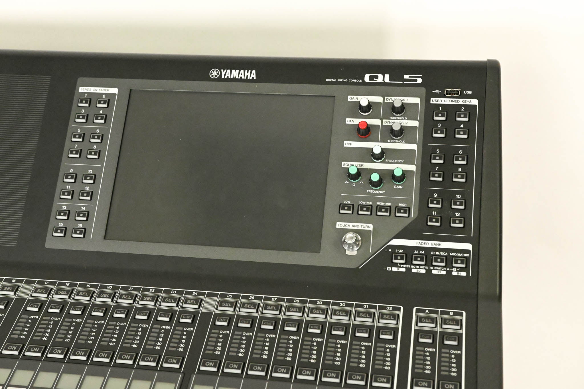 Yamaha QL5 64-Channel Digital Audio Mixing Console