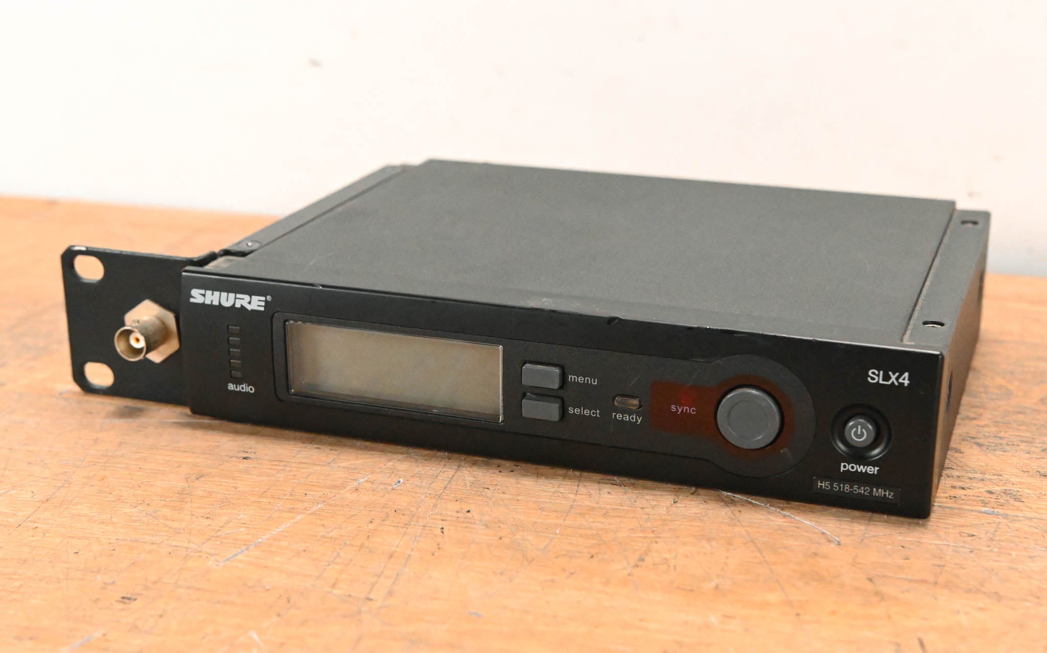 Shure SLX4 Wireless Receiver - H5 Band: 518-542 MHz (NO POWER SUPPLY)