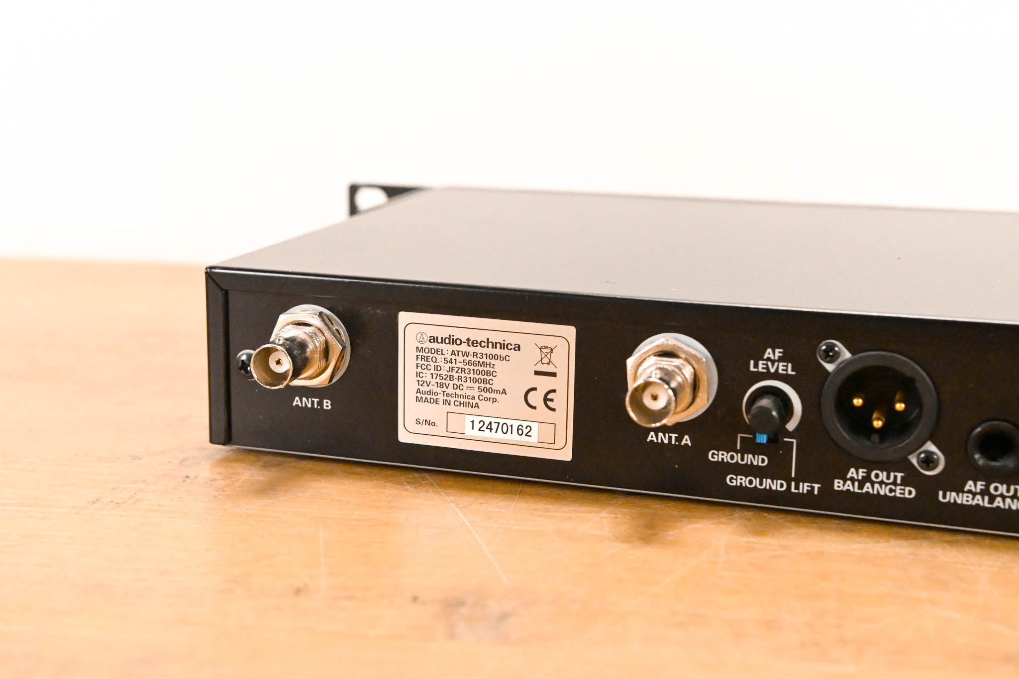 Audio-Technica ATW-R3100bC Receiver w/AEW-T4100 Mic: 541-566MHz (NO PSU)