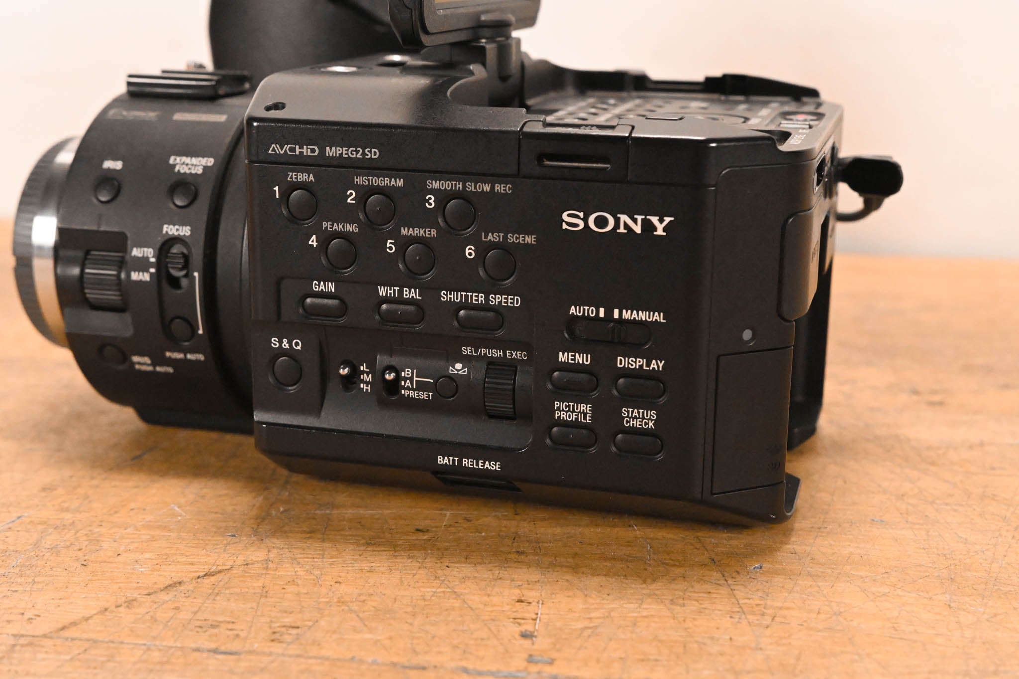 Sony NEX-FS100U Super 35mm Sensor Camcorder