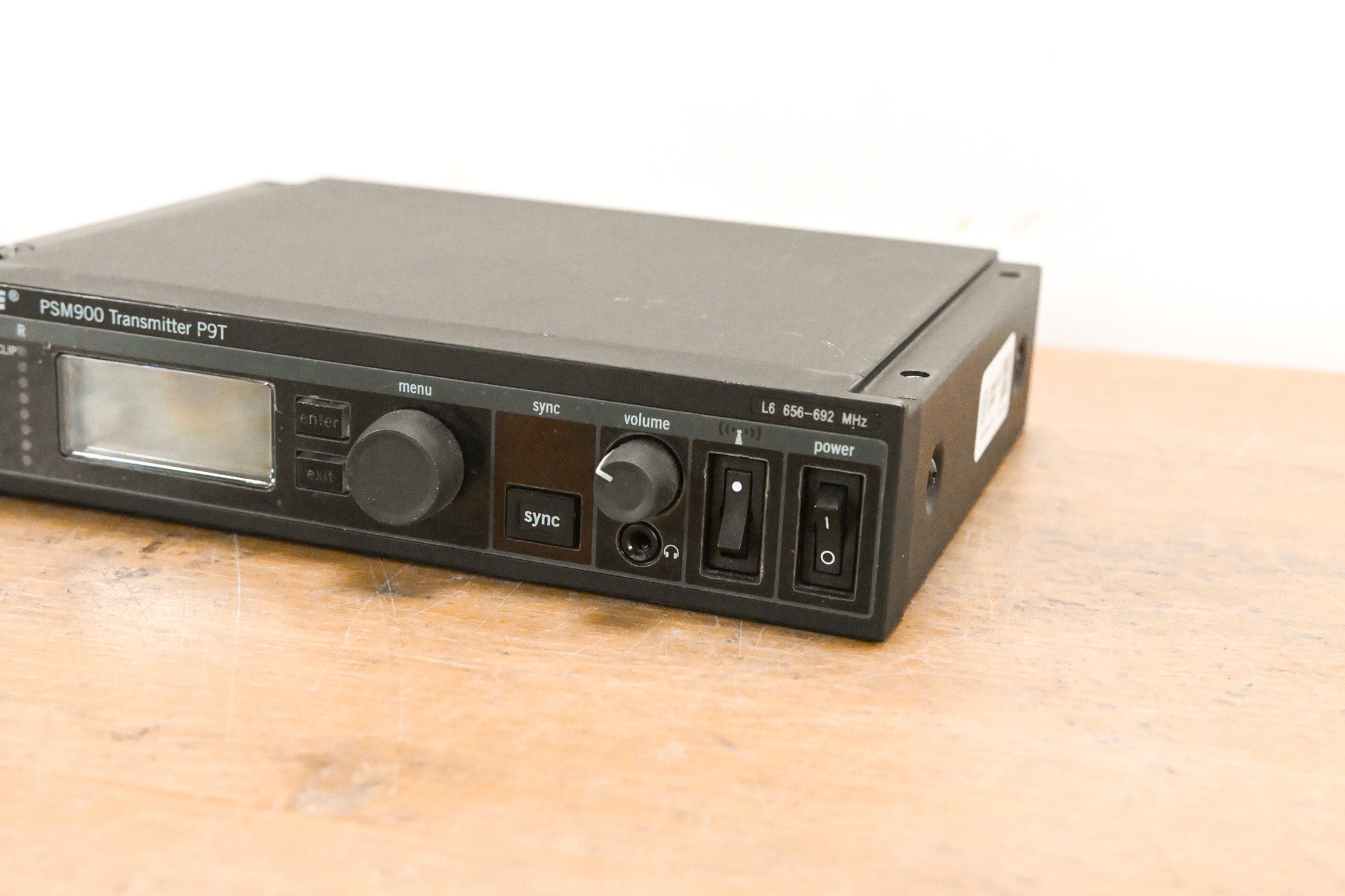 Shure PSM 900 Wireless IEM System L6 Band: 656-692 MHz (NO POWER SUPPLY)