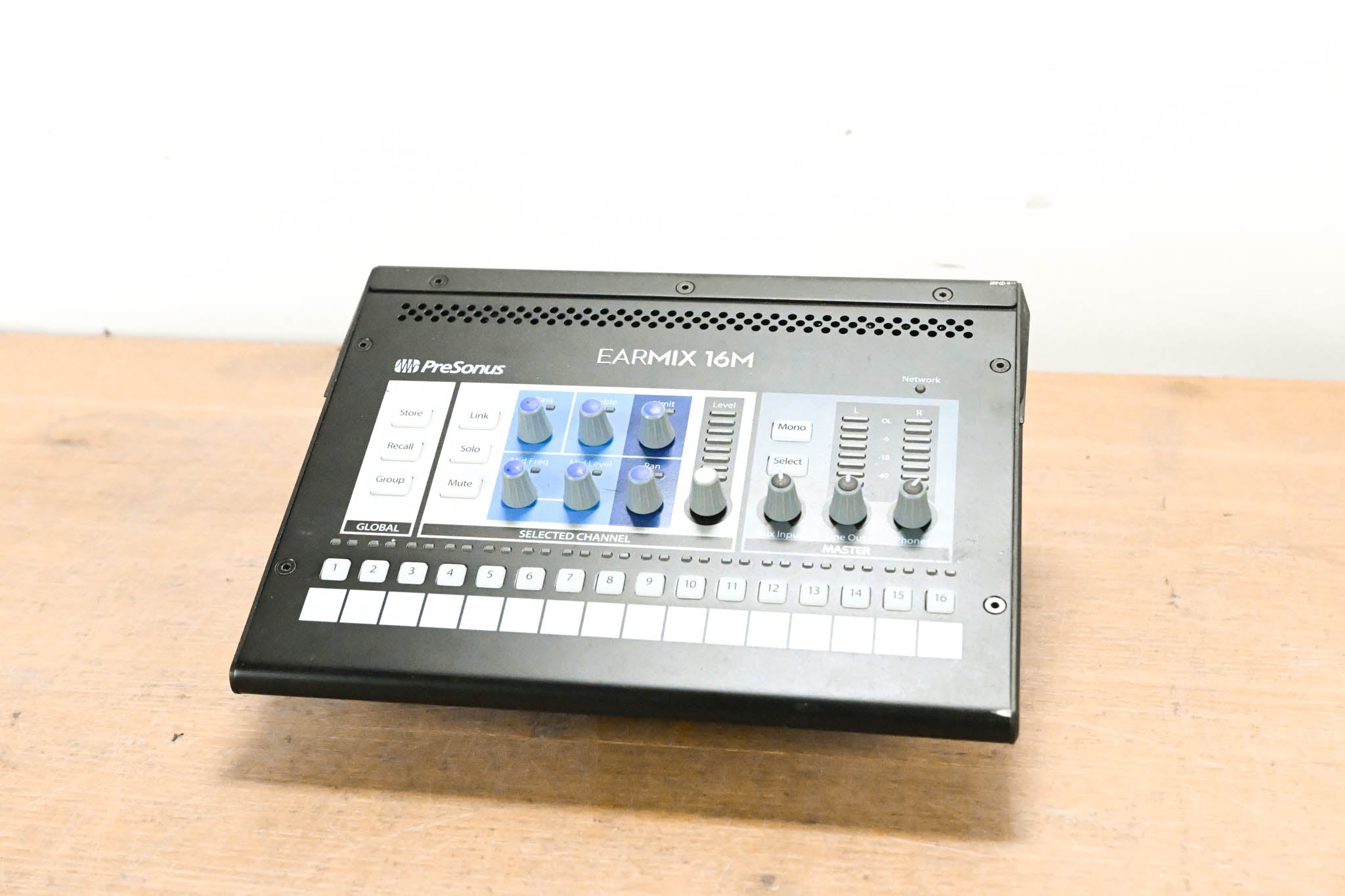 PreSonus EarMix 16M 16-Channel AVB Personal Monitor Mixer