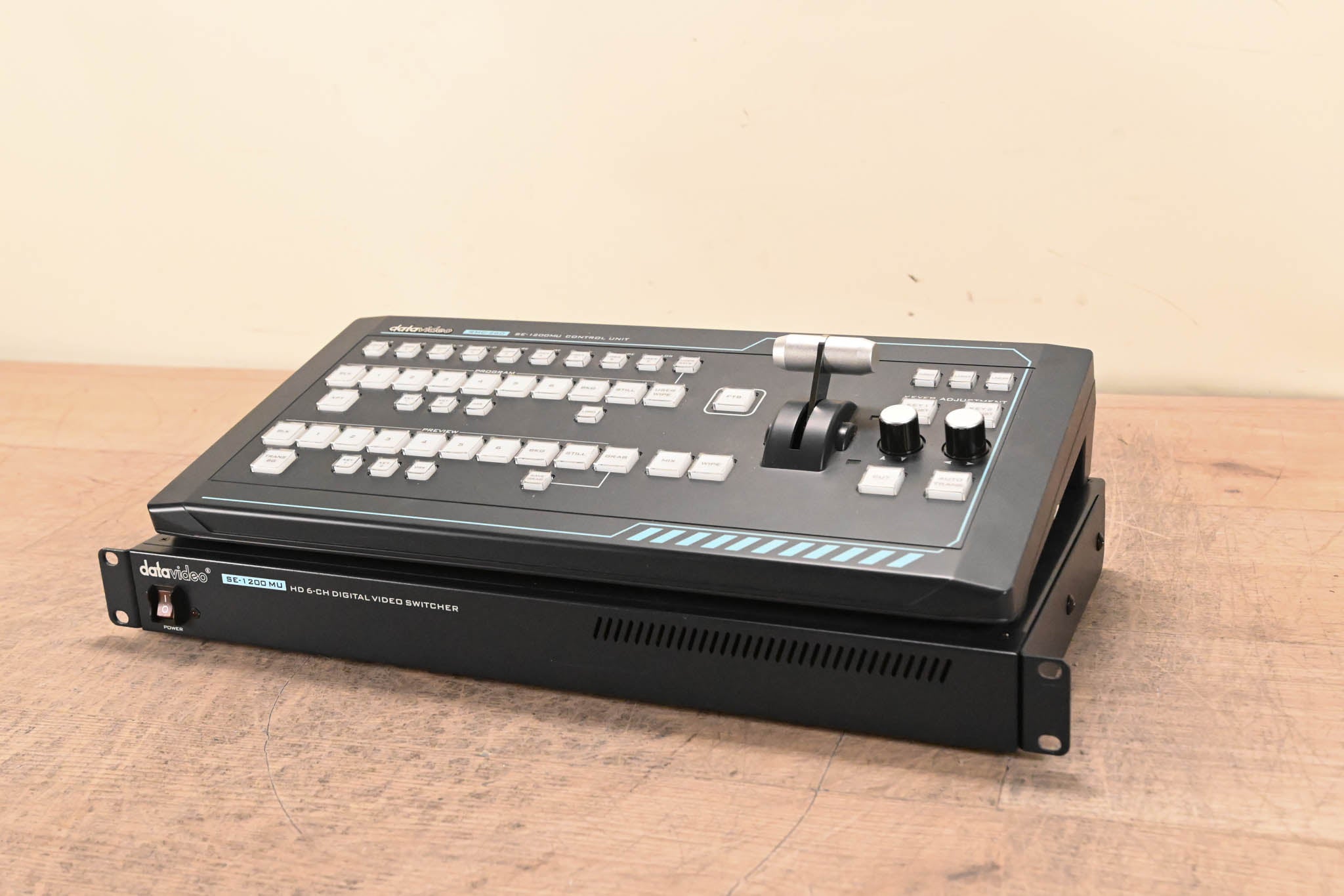 Datavideo SE-1200MU 6-Input Switcher with RMC-260 Controller (NO PSU)