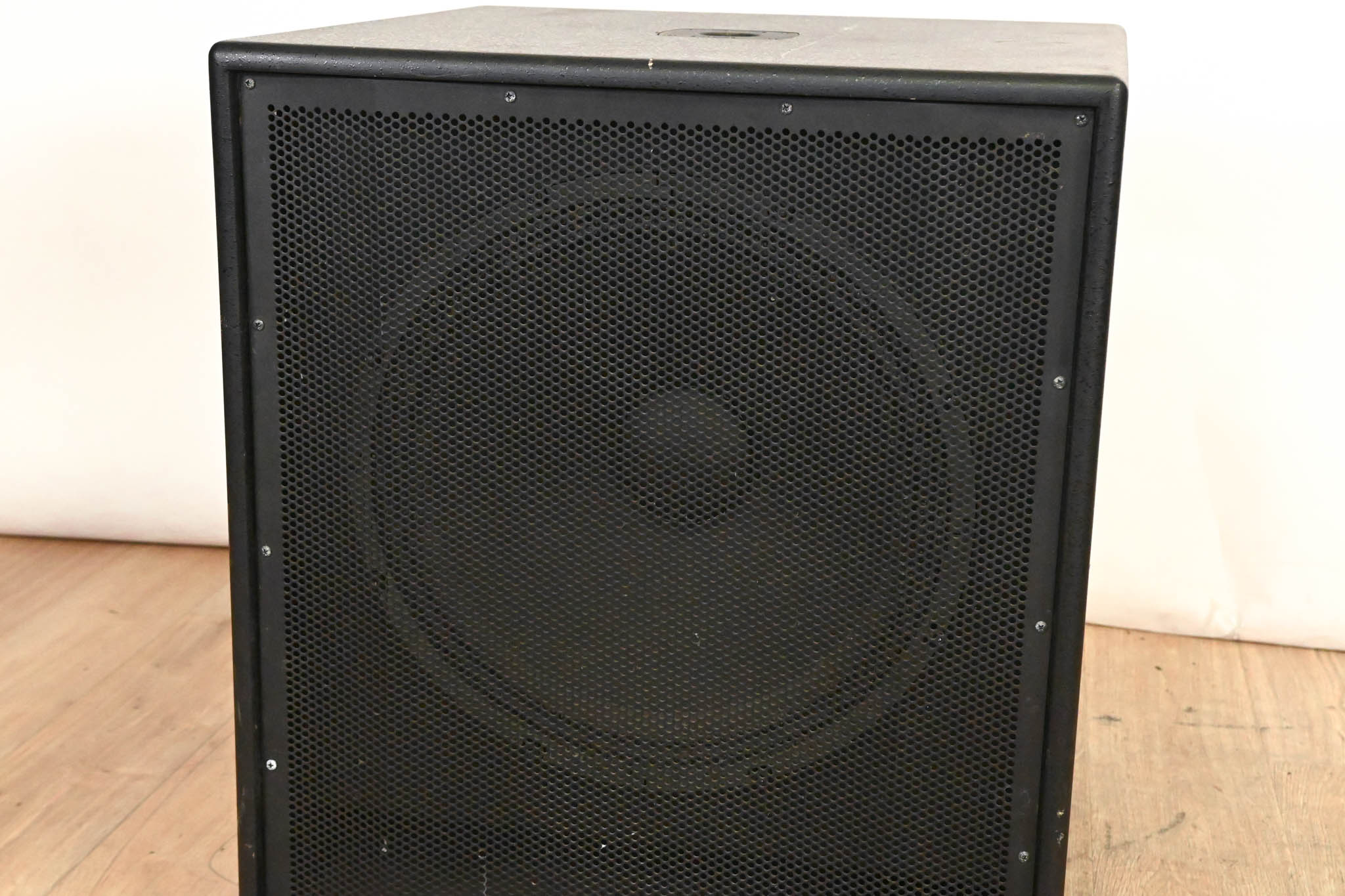 QSC HPR181W 18" Powered Subwoofer