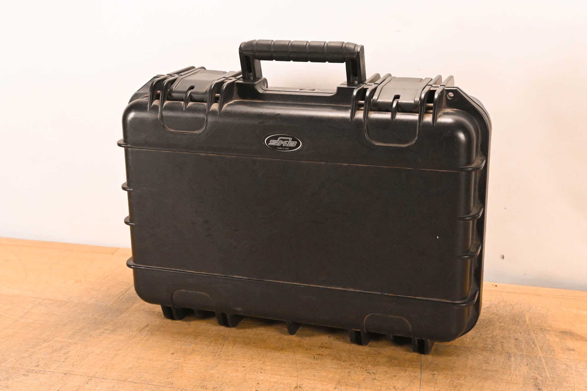 SKB Case with Foam - Interior Dimensions: 16" x 10" x 5"