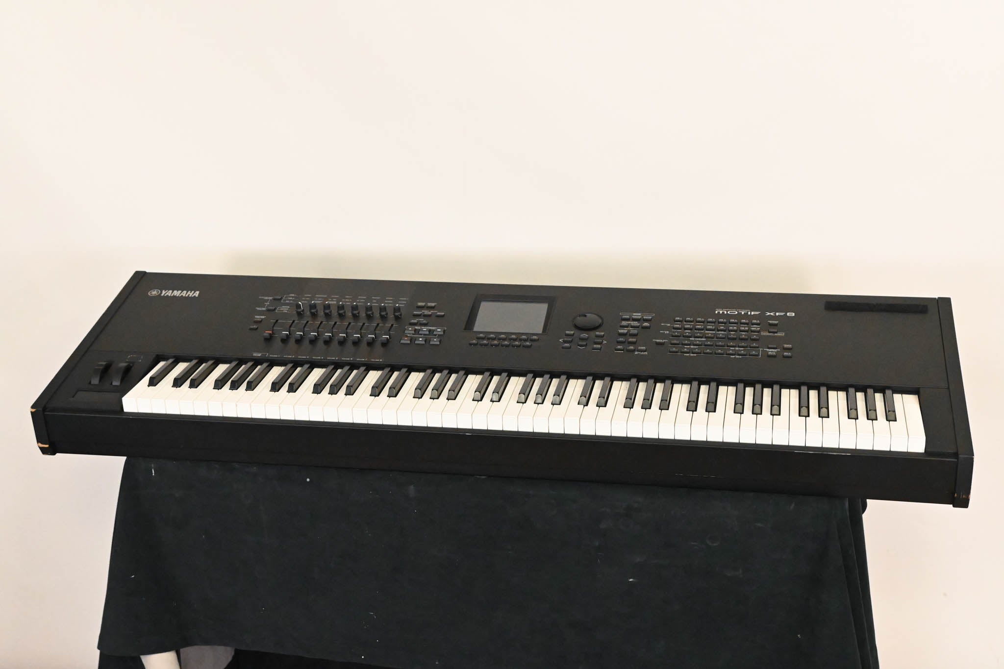 Yamaha MOTIF XF8 88-Key Workstation Keyboard