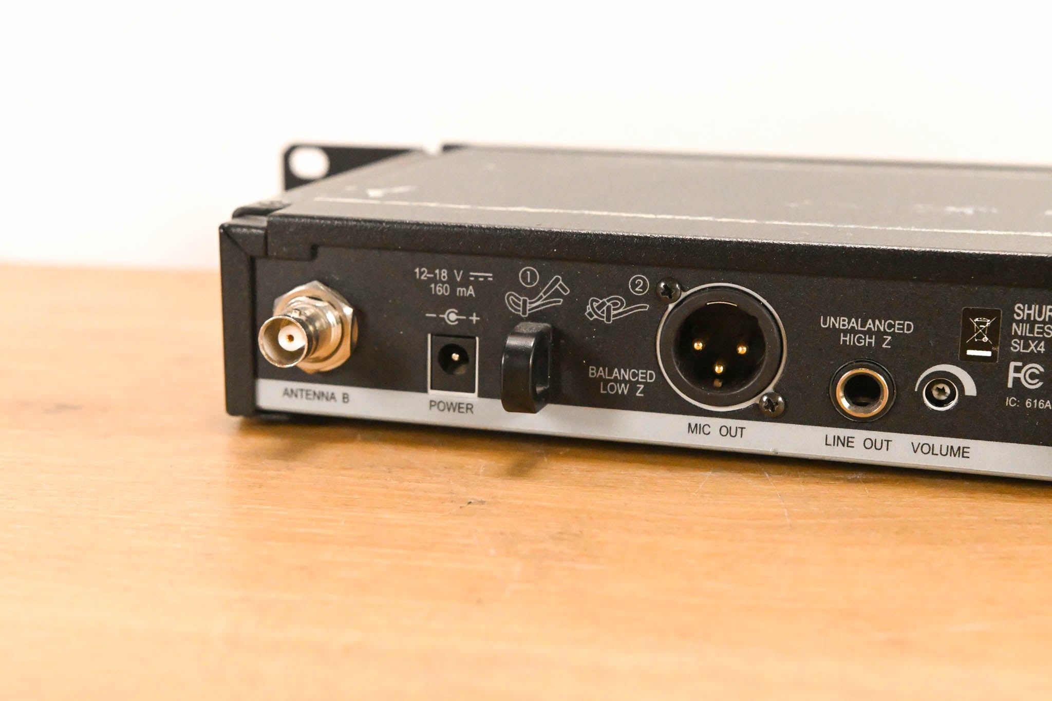 Shure SLX14 Bodypack Wireless System - J3 Band (NO POWER SUPPLY)
