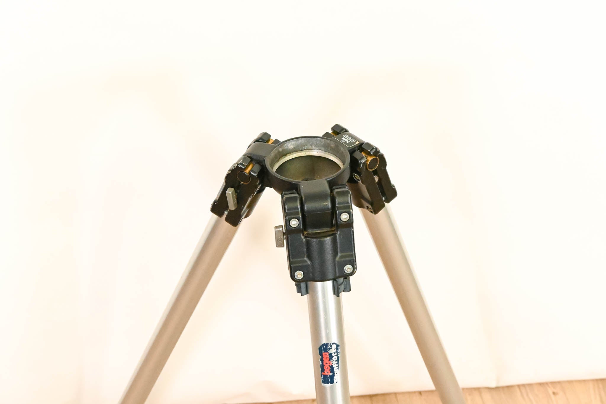Manfrotto/Bogen 3061 Aluminum Tripod