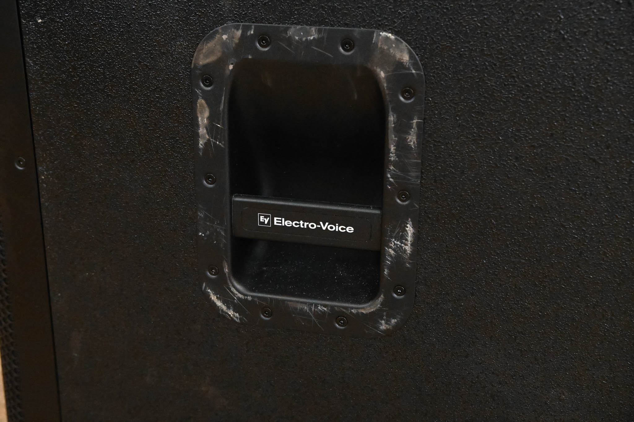 Electro-Voice (EV) ELX118 18" Passive Subwoofer