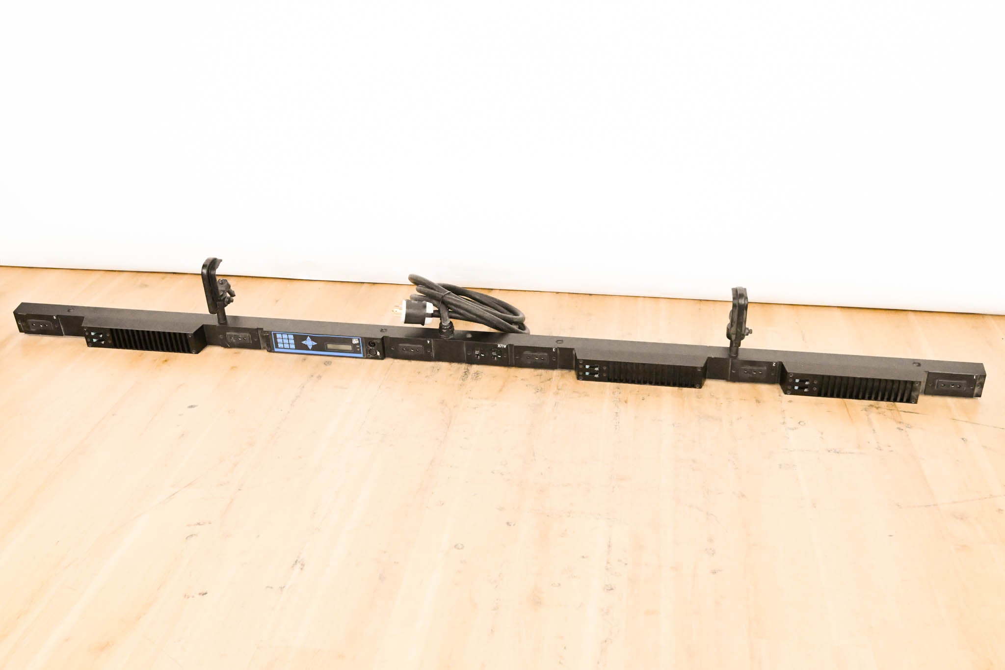 ETC SB6-10M 6 x 10A (1200W) SmartBar with Stage Pin Connectors