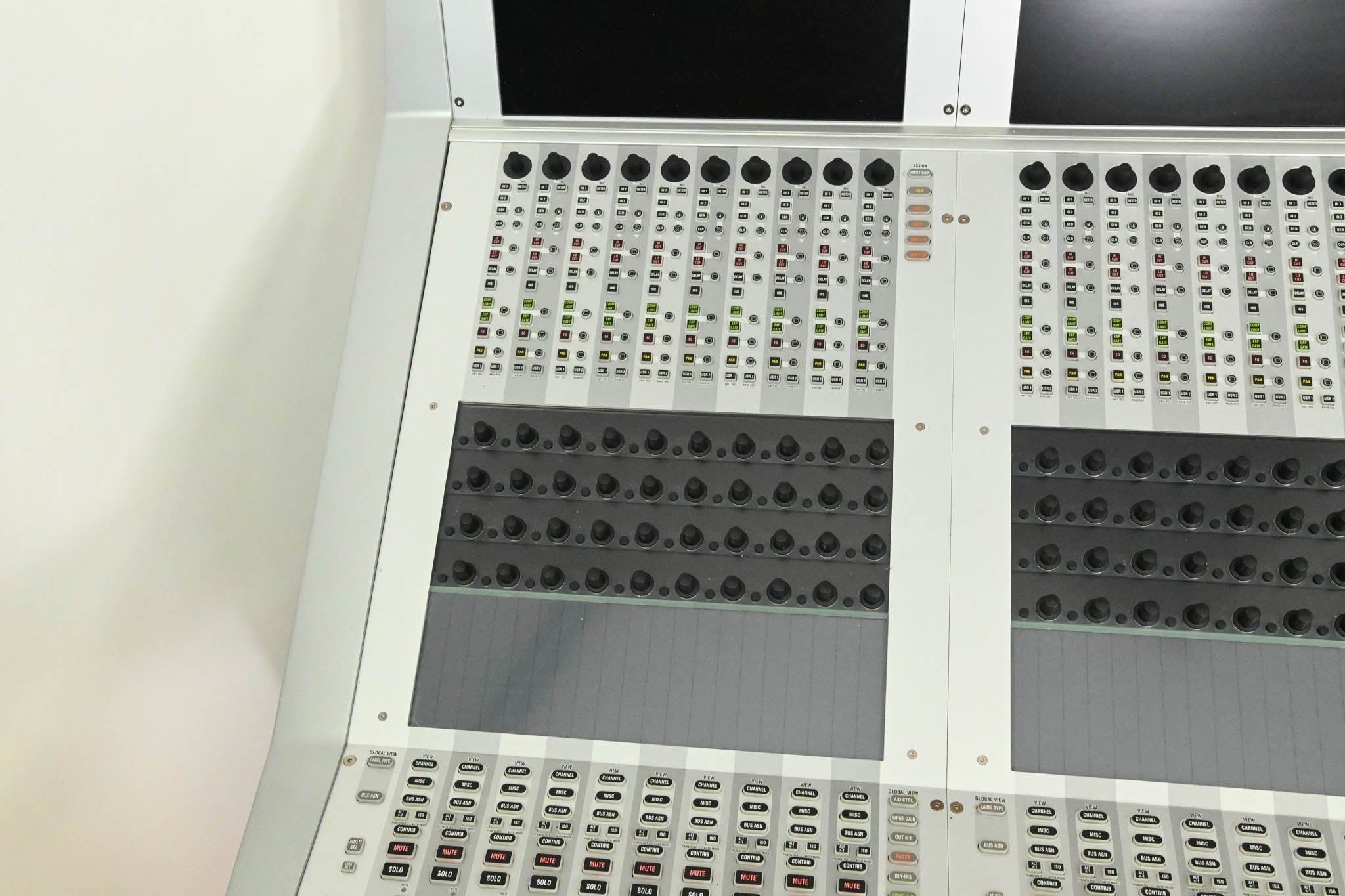 Studer Vista 9 M2 QS Digital Audio Mixing Console