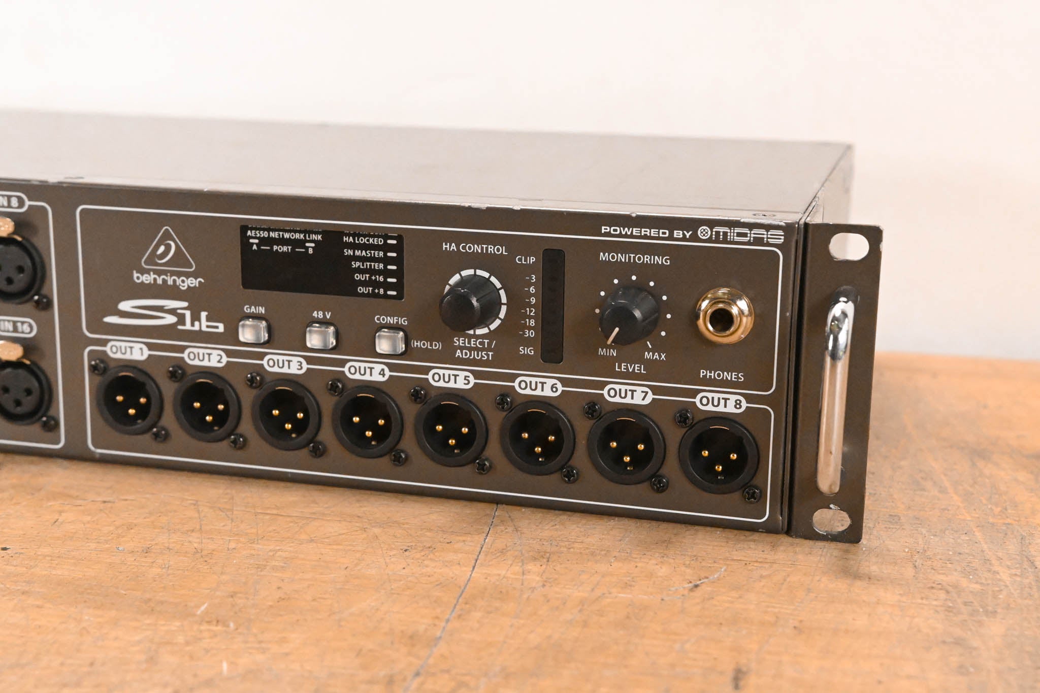 Behringer S16 16 x 8 Digital Stage Box