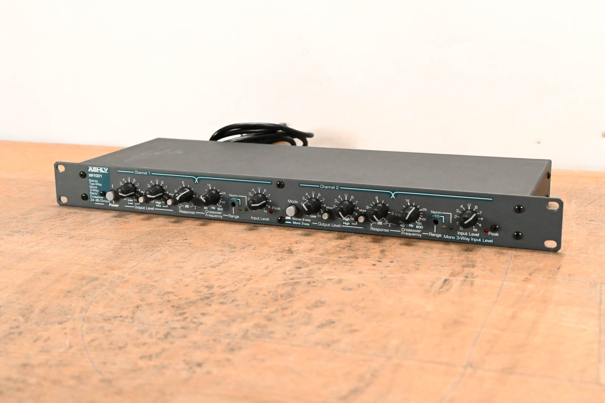 Ashly XR-1001 Stereo 2-Way, Mono 3-Way Crossover