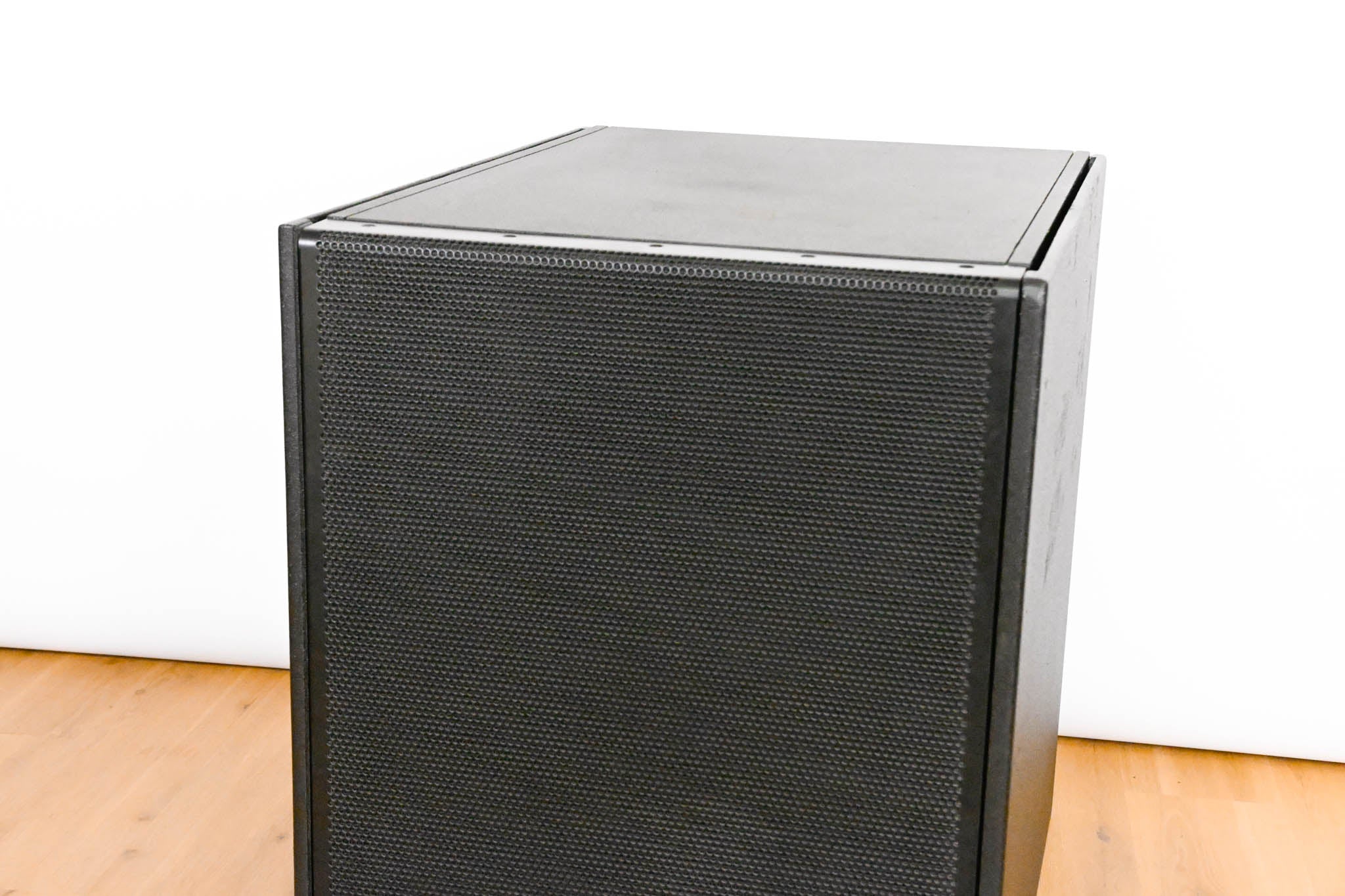 Electro-Voice (EV) EVA-2151D Dual 15" Passive Line Array Subwoofer