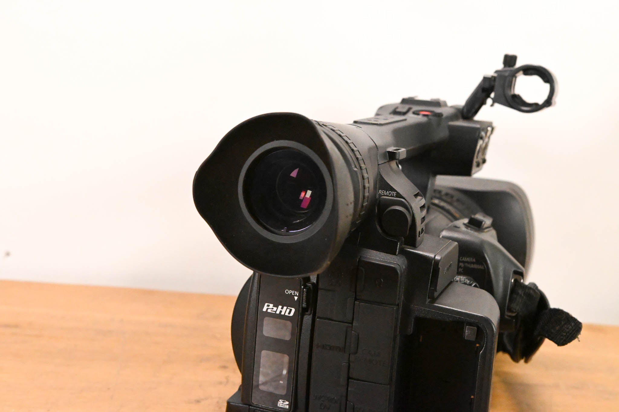 Panasonic AG-HPX255P P2 HD Handheld Camcorder