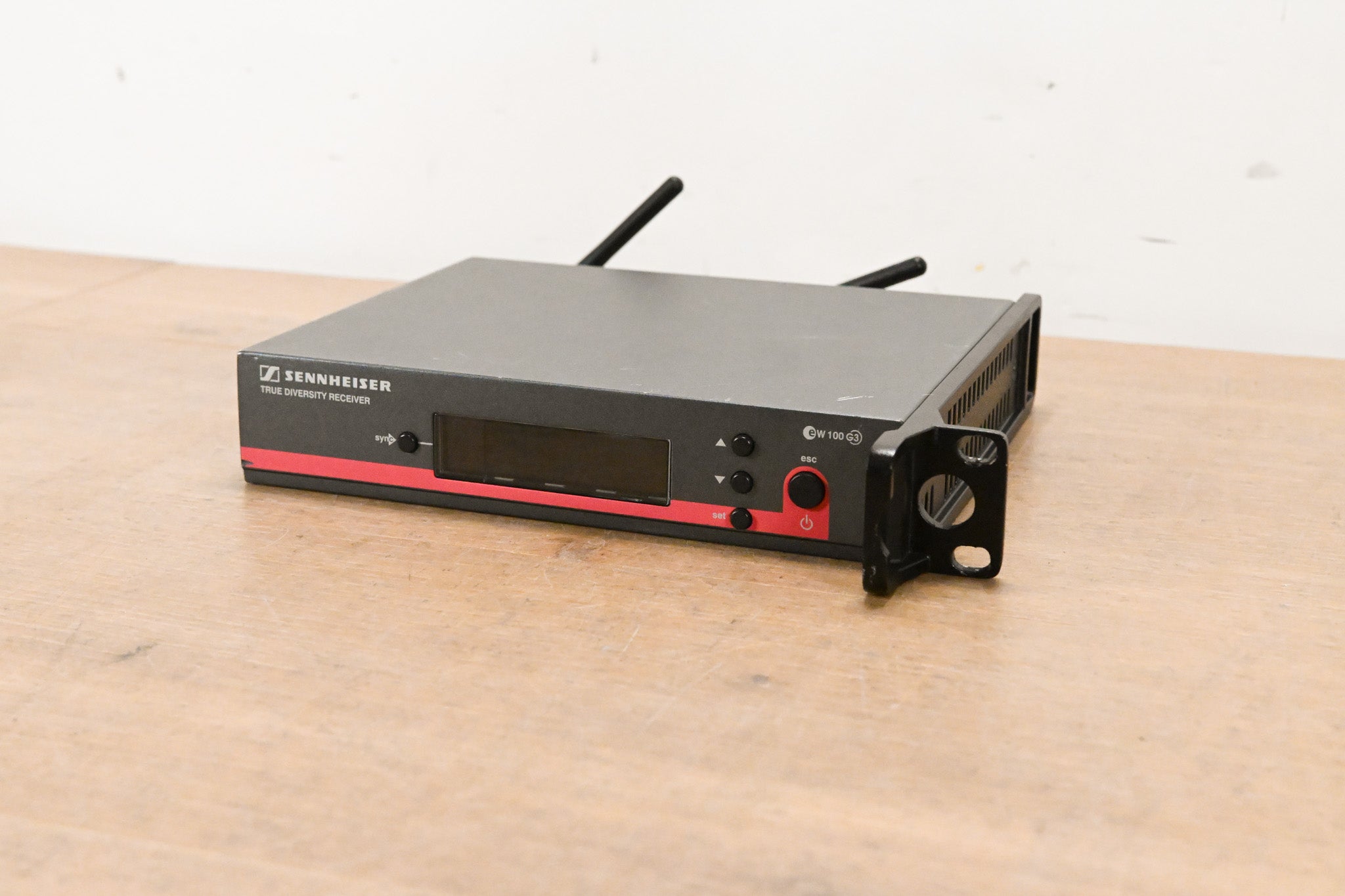 Sennheiser EM 100 G3 Wireless Receiver - 516-558 MHz (NO POWER SUPPLY)