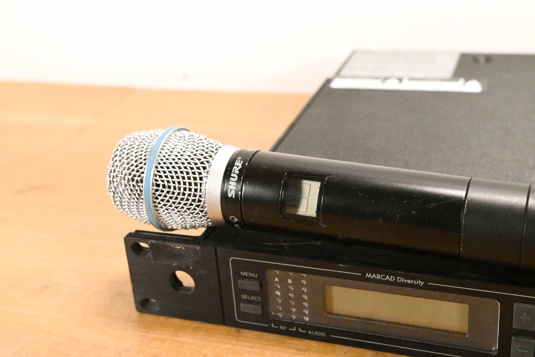 Shure U4D-J4 Wireless Receiver w/ two U2/BETA87A Handheld Mics - J4 Band