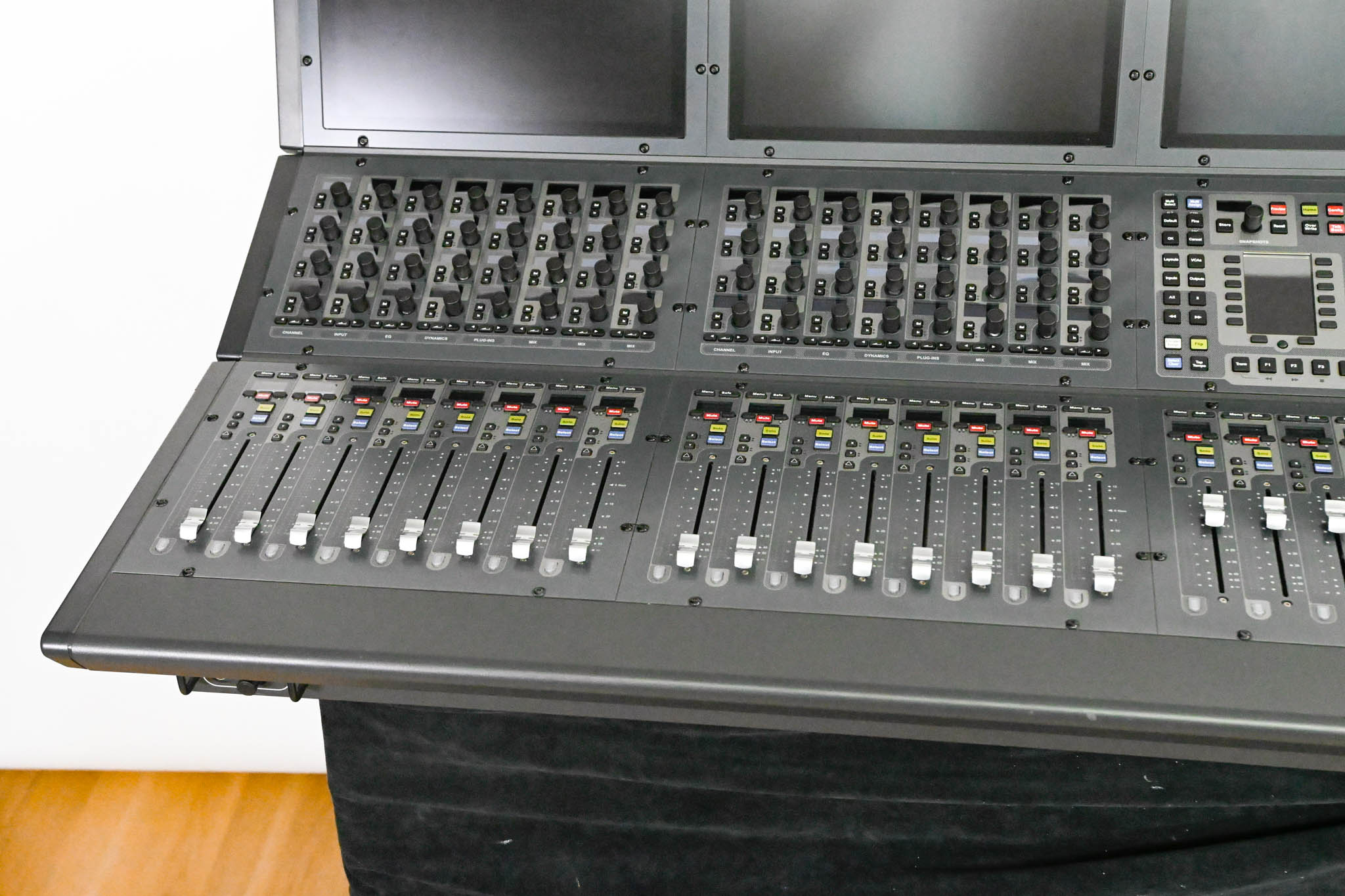 AVID VENUE S6L-32D System w/ E6L-144, Stage 64 64x24, WSG-HD, Monitor