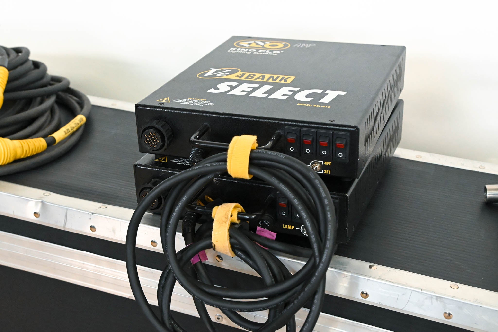 Kino Flo Select 4Bank 2-Light Gaffer Kit