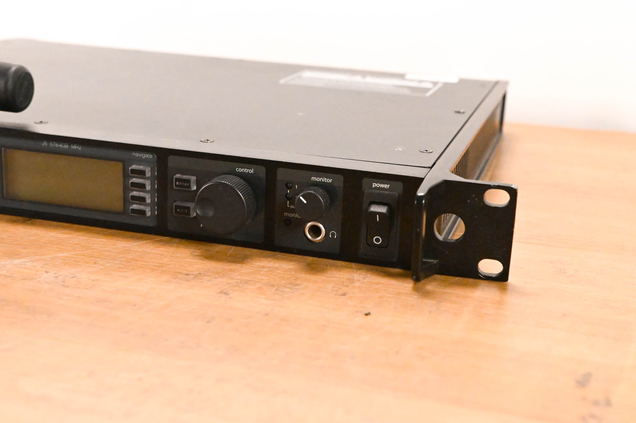 Shure UR4D+ Dual Wireless Receiver with UR2/BETA87A Mic - J5 Band